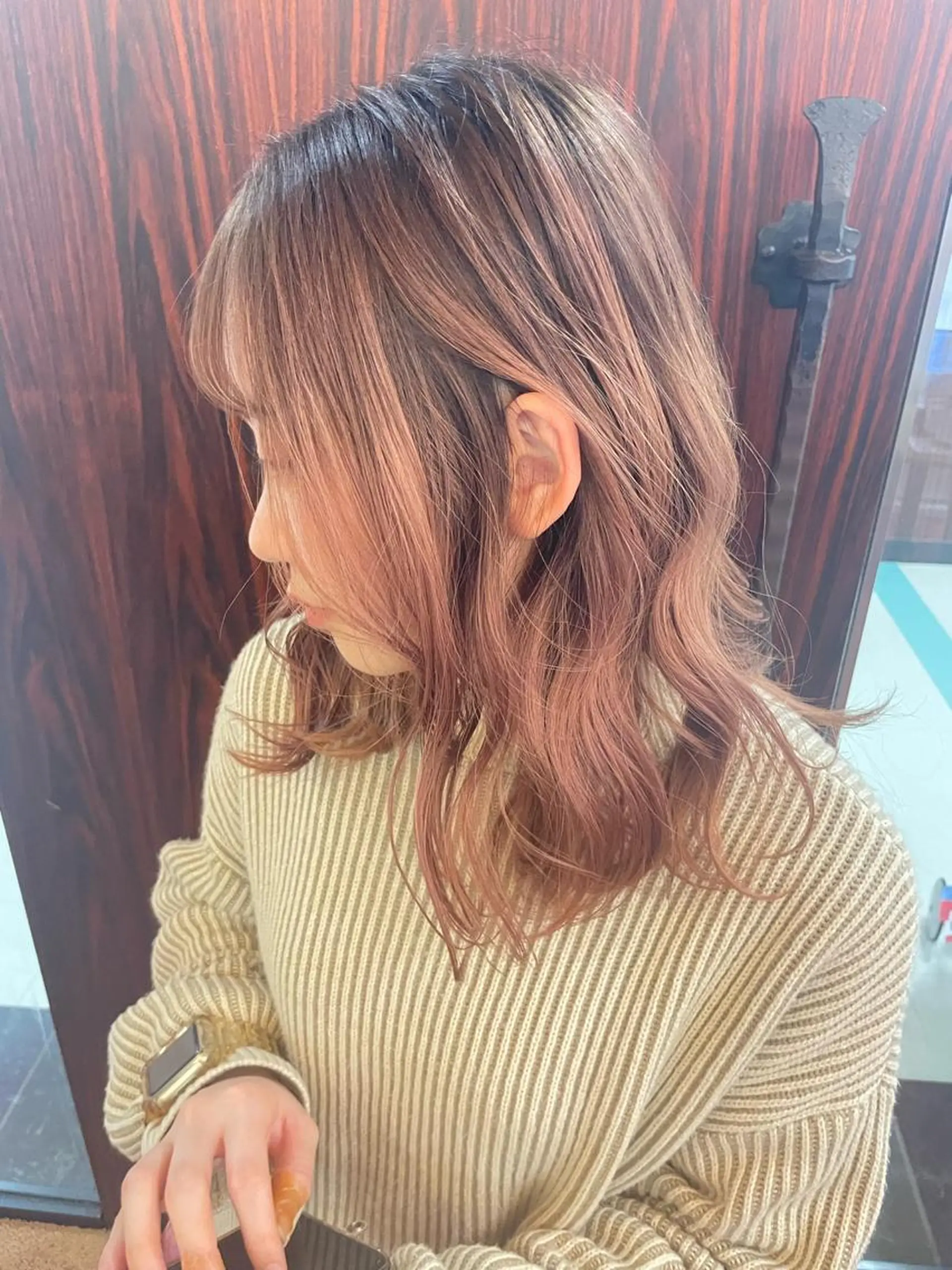 ミディアム 外ハネヘア 金澤 桃香のマツエク・マツパデザイン