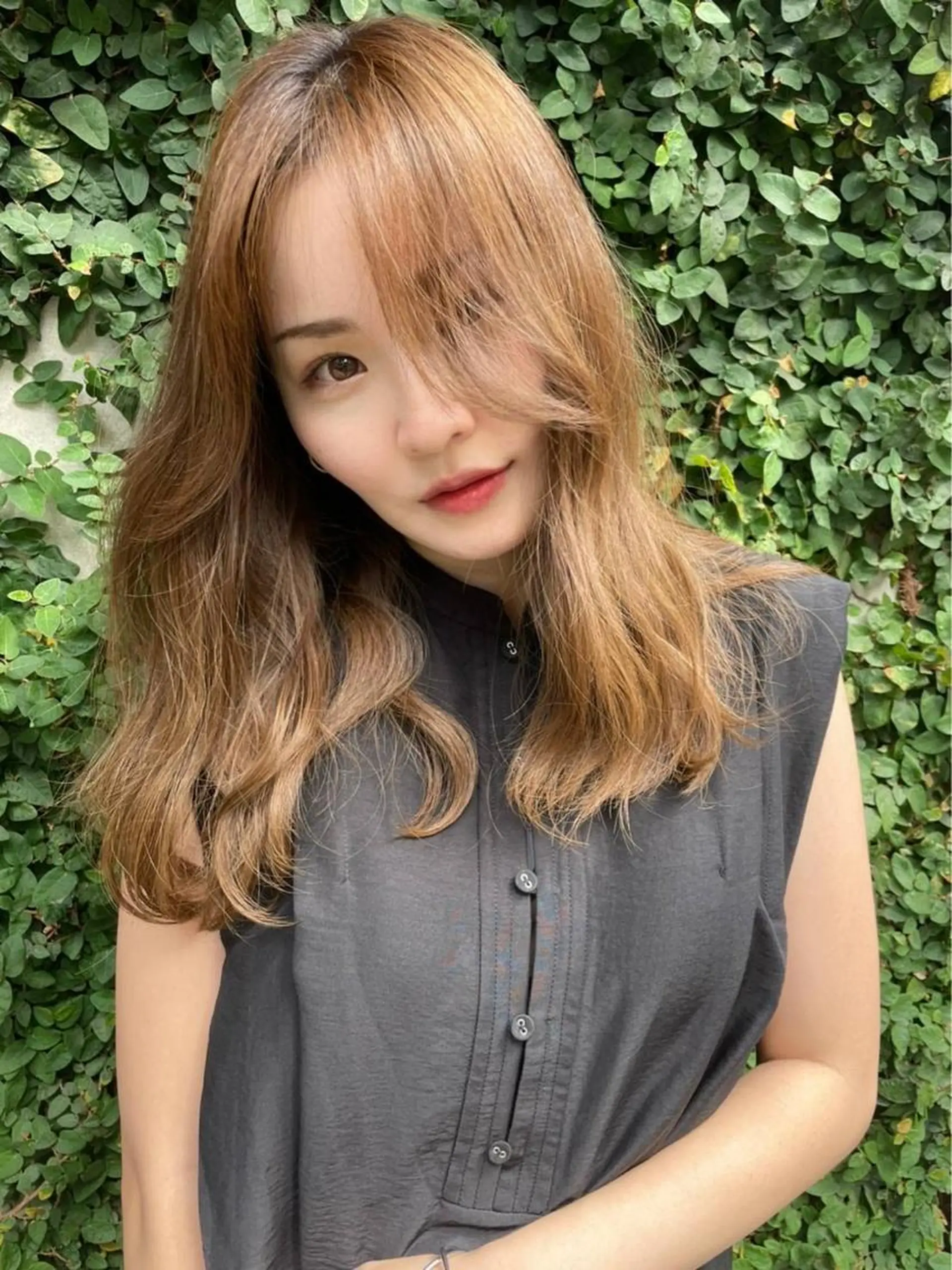 セミロング カラー ベージュカラー ハイトーンカラー ハイトーンベージュ カット ヘアカラー トリートメント One By The Ect所属・ショート/脱白髪染め ☆宇﨑悠実のヘアスタイル