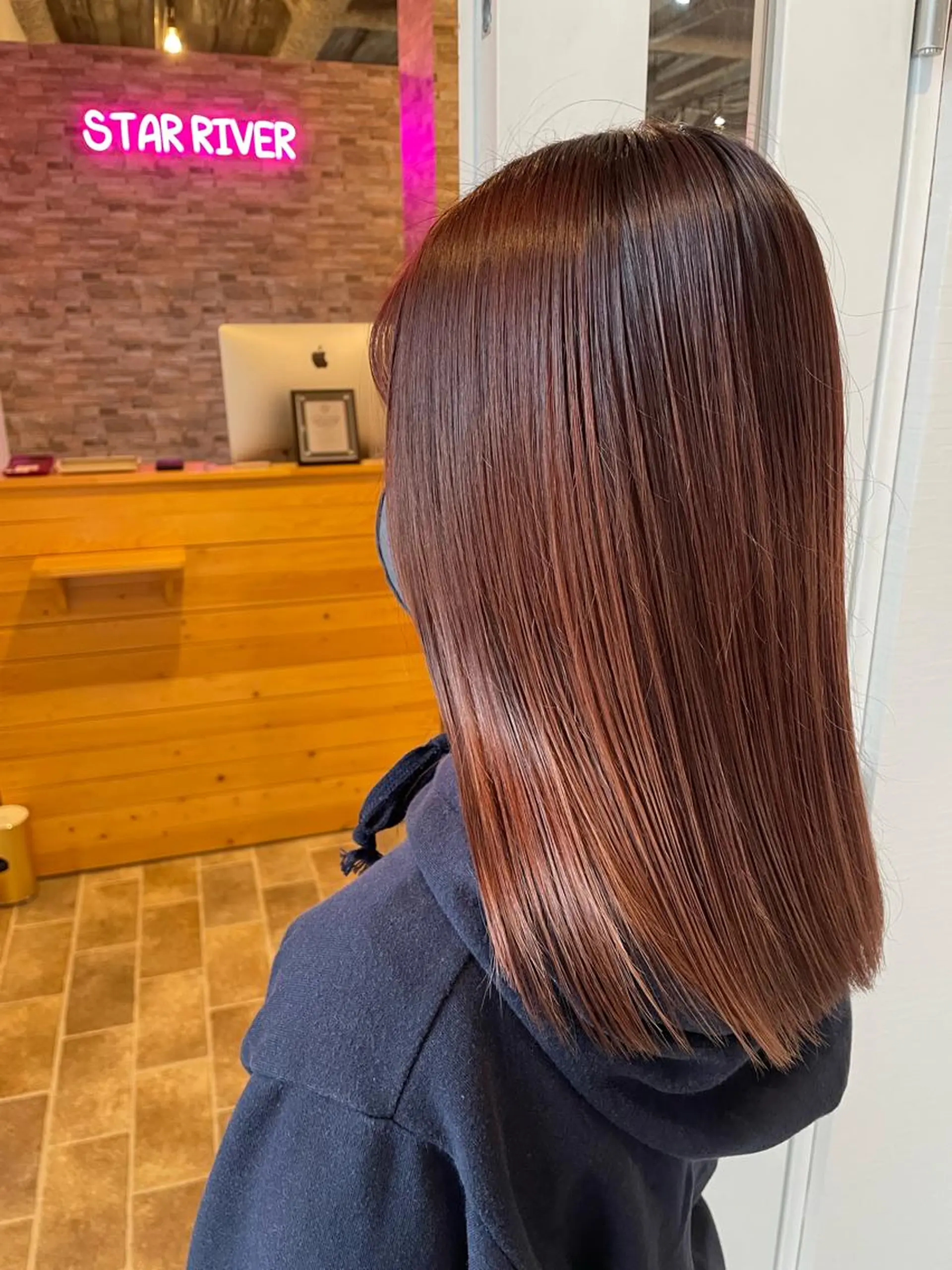 セミロング カラー ブラウンカラー オレンジ オレンジブラウン カット ヘアカラー トリートメント STAR RIVER所属・YUI/ ブリーチカラー🌷のヘアスタイル