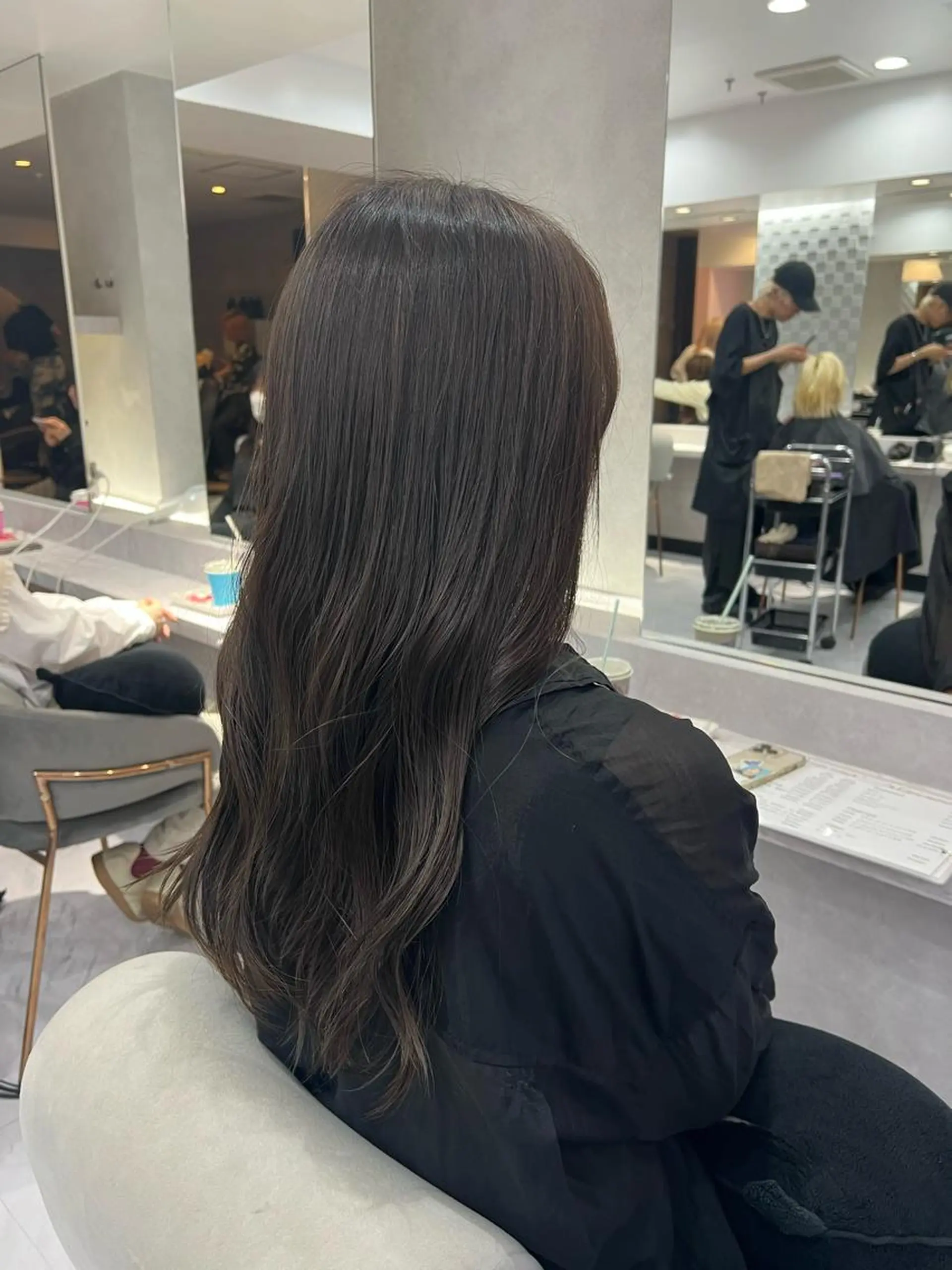 ロング カラー 透明感カラー グレージュ mari_ xenaのヘアスタイル