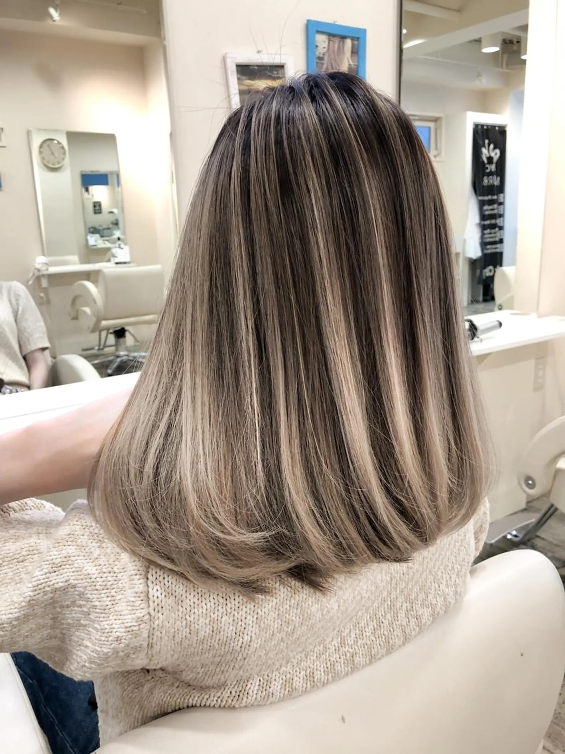 ミディアム カラー バレイヤージュ ブリーチ レイヤーカット WONK. ウォンク 心斎橋のヘアスタイル