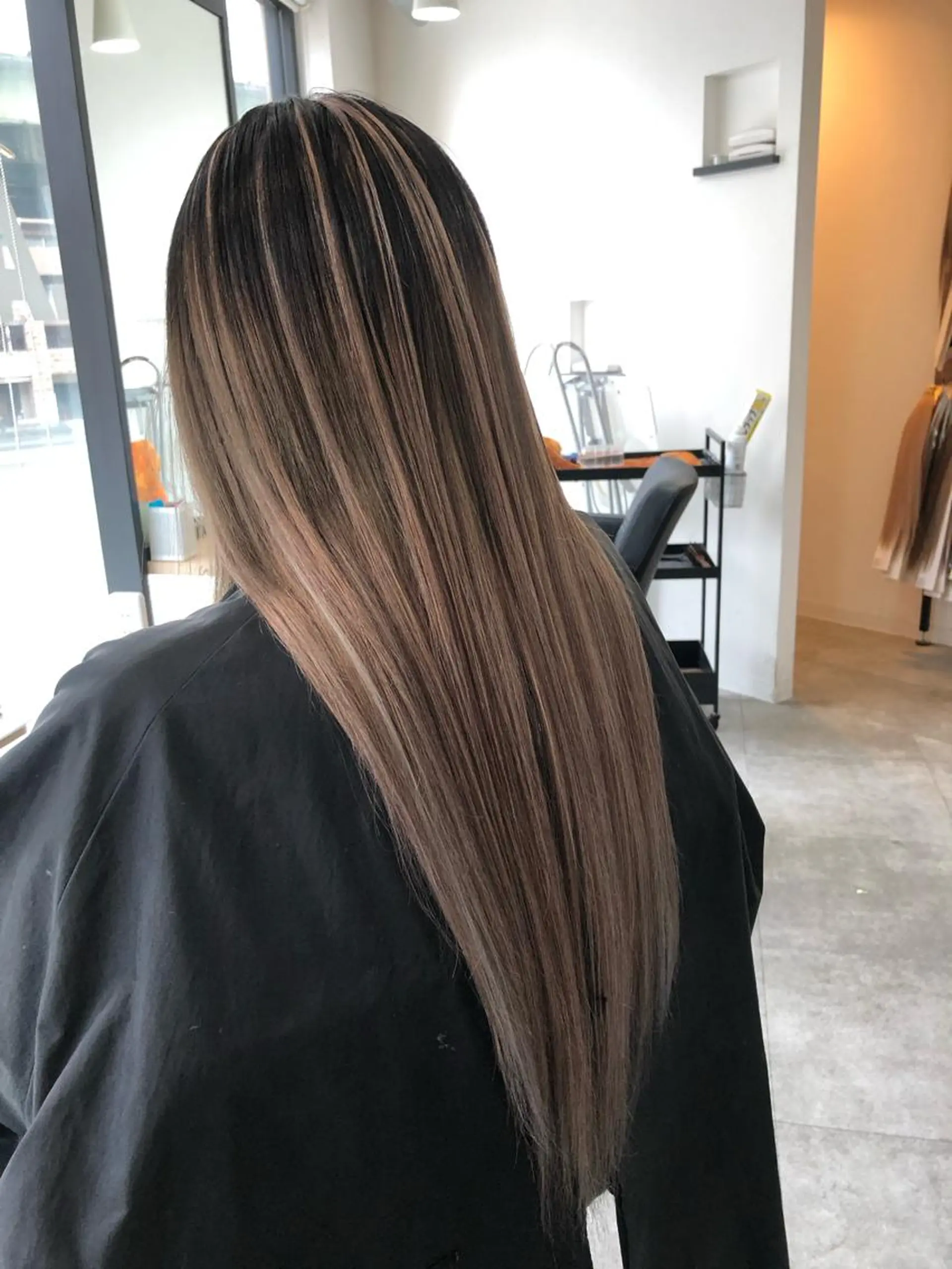 ロング カラー シールエクステ バレイヤージュ ブリーチ ハイトーンカラー エクステ alpha. カラーエクステ下妻のヘアスタイル