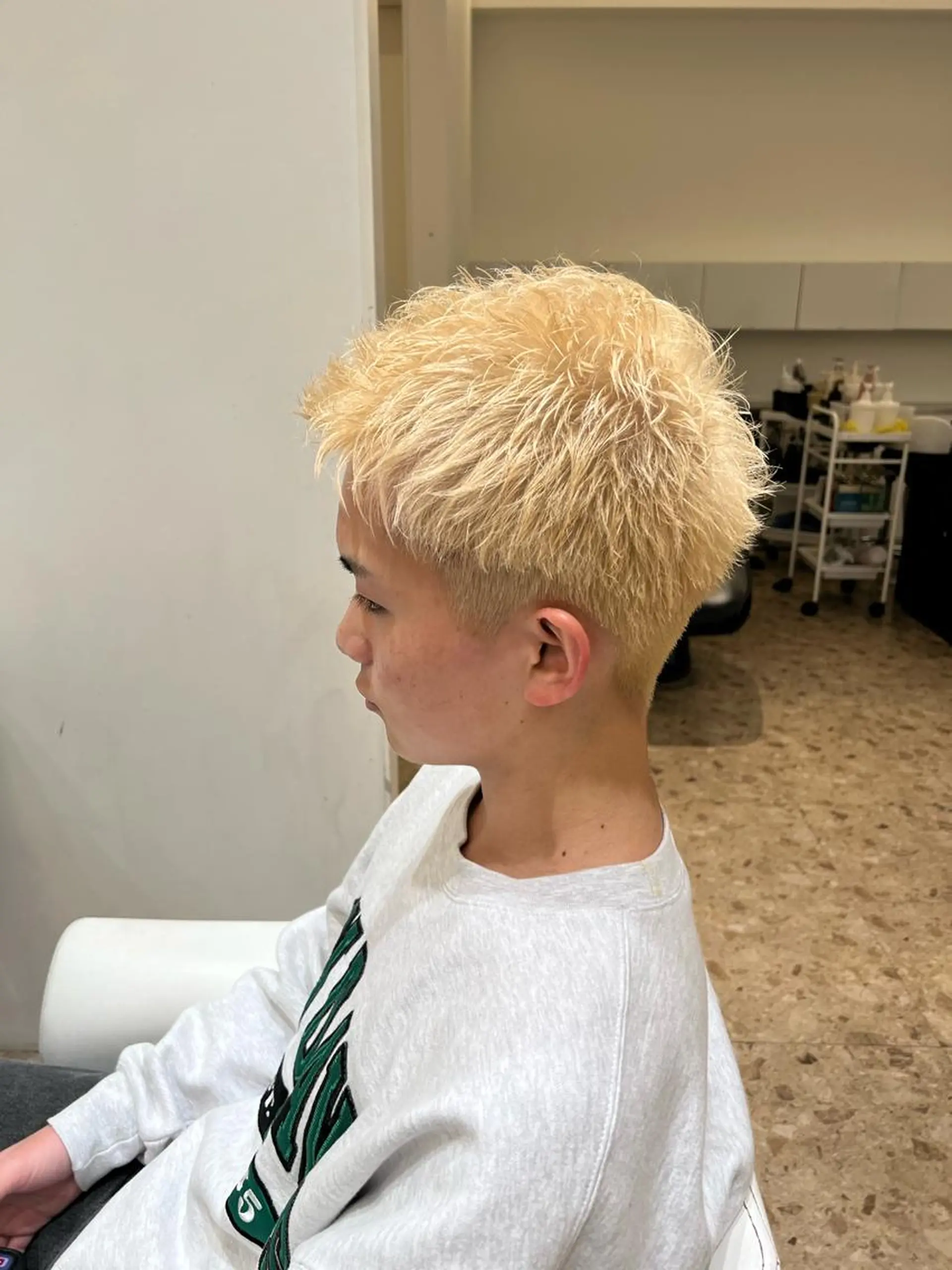ショート カラー メンズ メンズブリーチ ブリーチ KING of hair byNOISM所属・京都メンズ特化✨ No. 1/ユウキのヘアスタイル