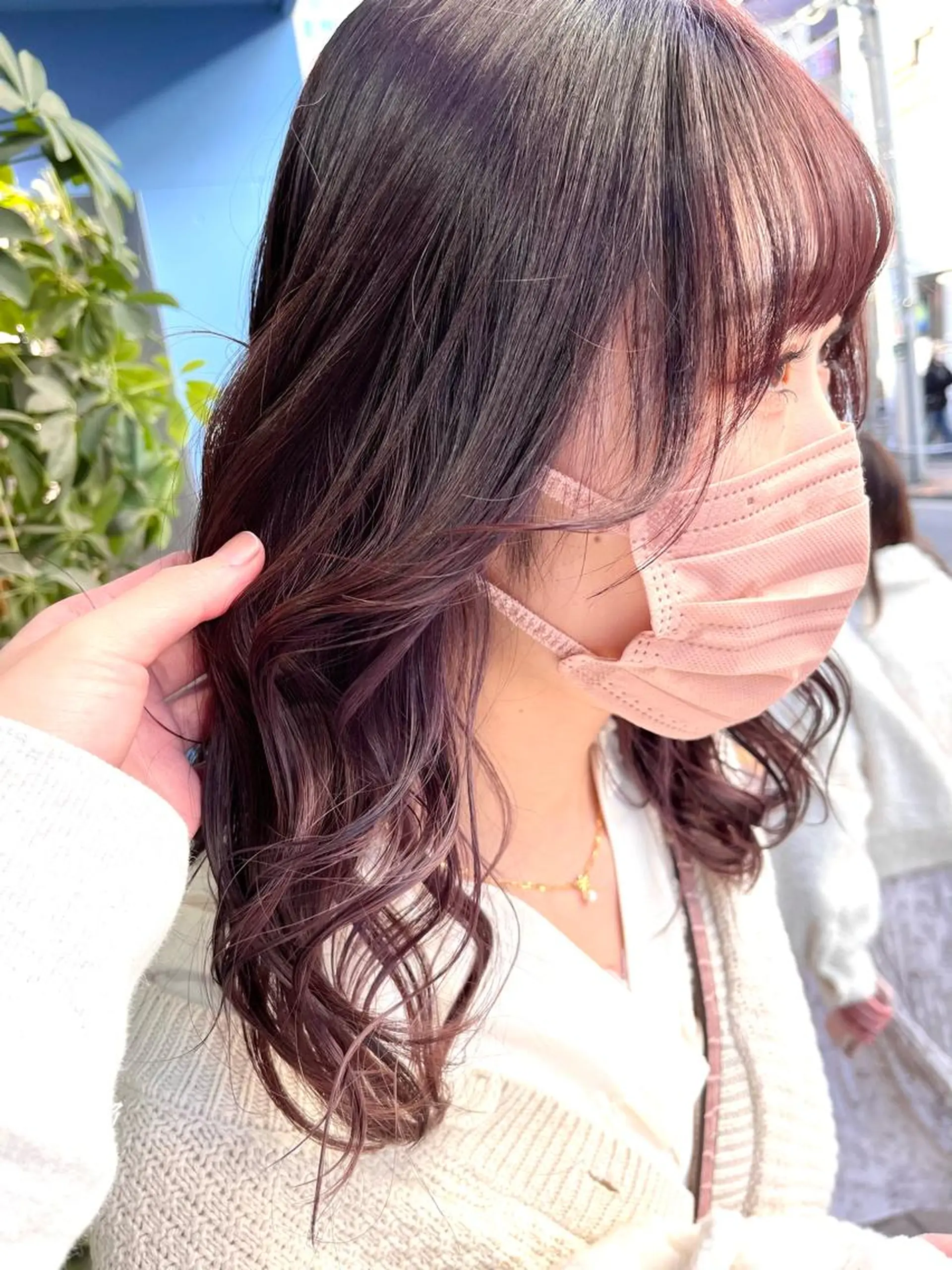 セミロング カラー ブリーチ インナーカラー パープルカラー ヘアカラー 山本 佳奈のヘアスタイル