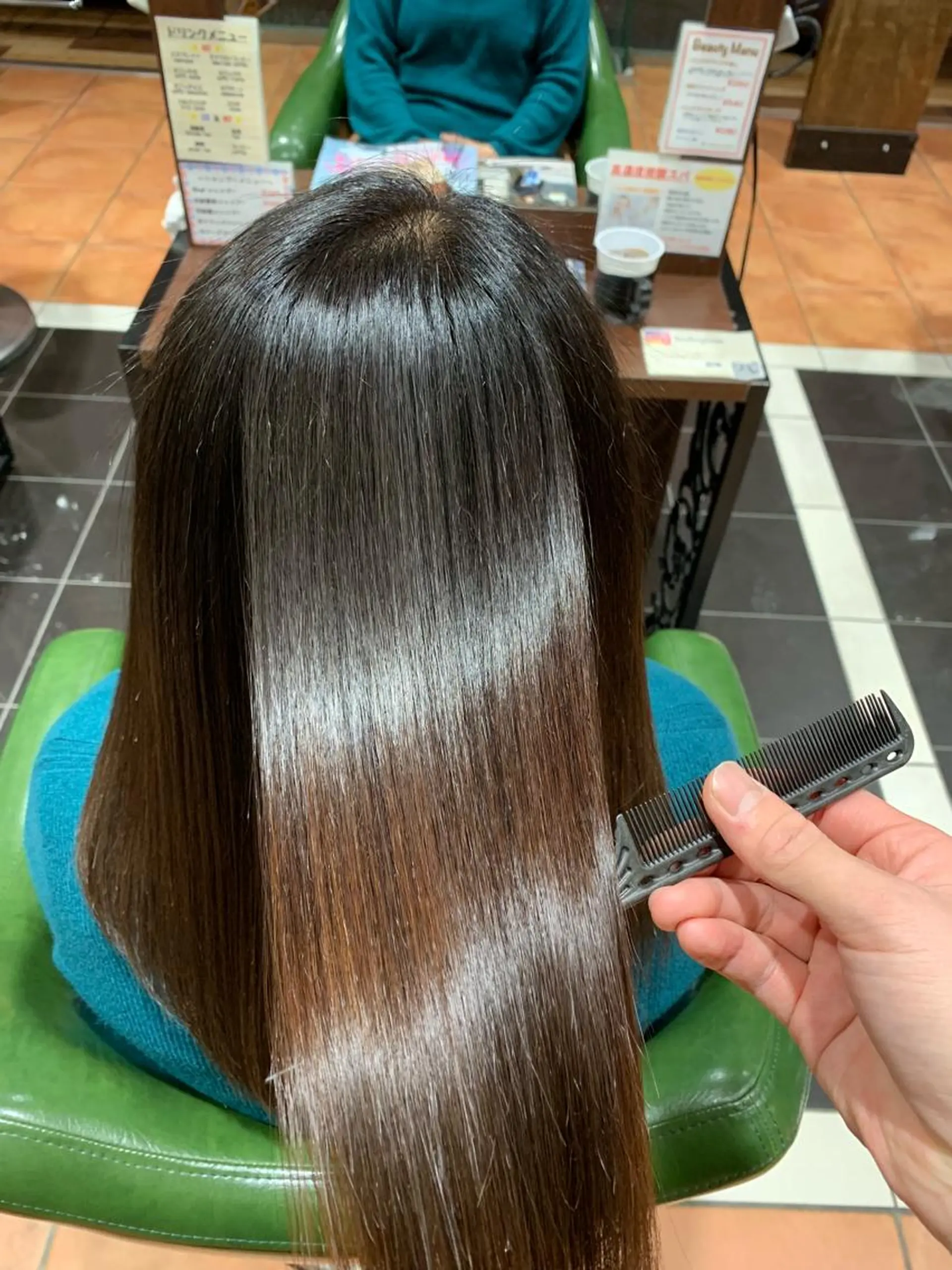 ミディアム カラーリスト菅澤 岳のヘアスタイル