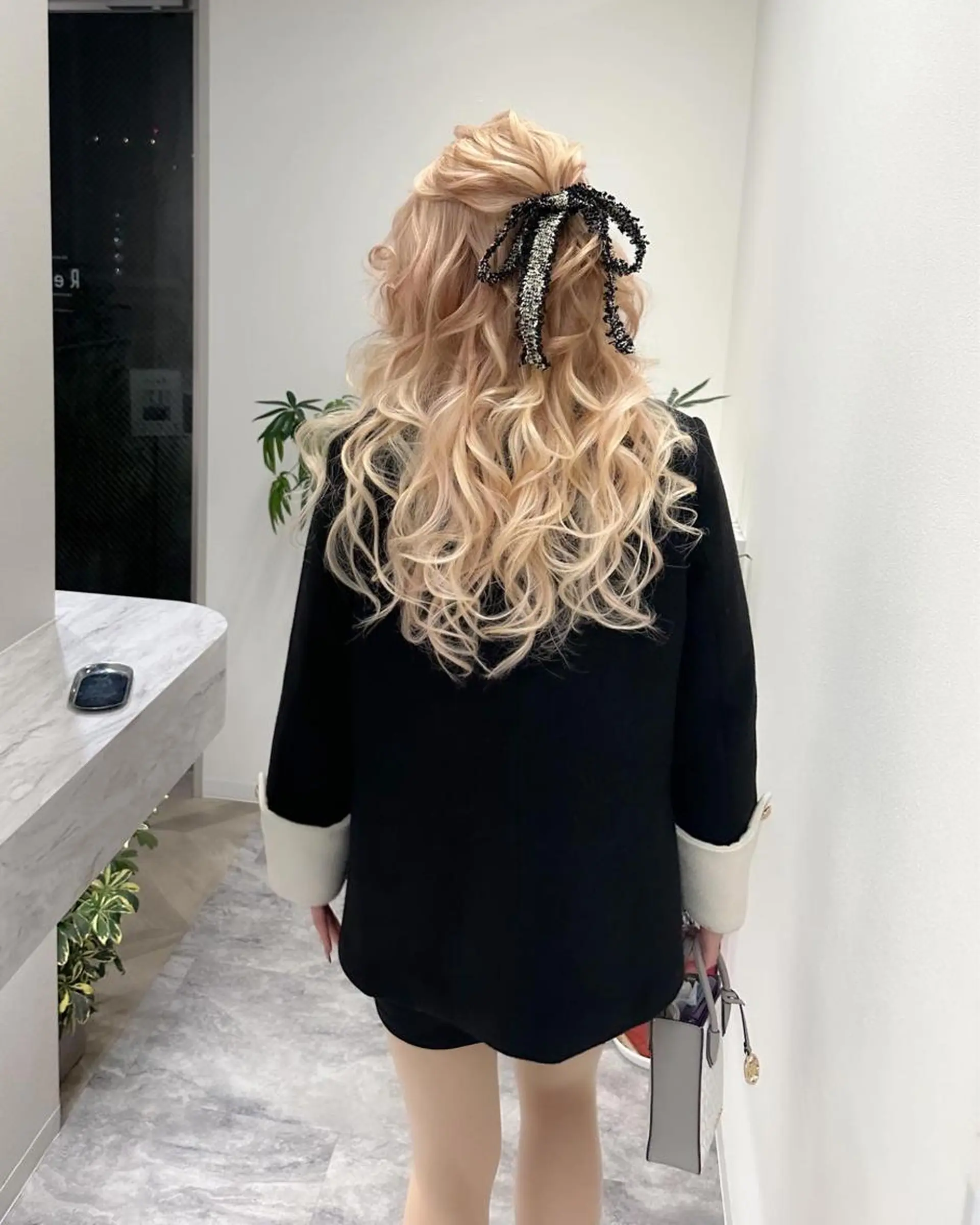 ロング カラー ヘアアレンジ ハーフアップ autre所属・大久保 ひでなりのヘアスタイル