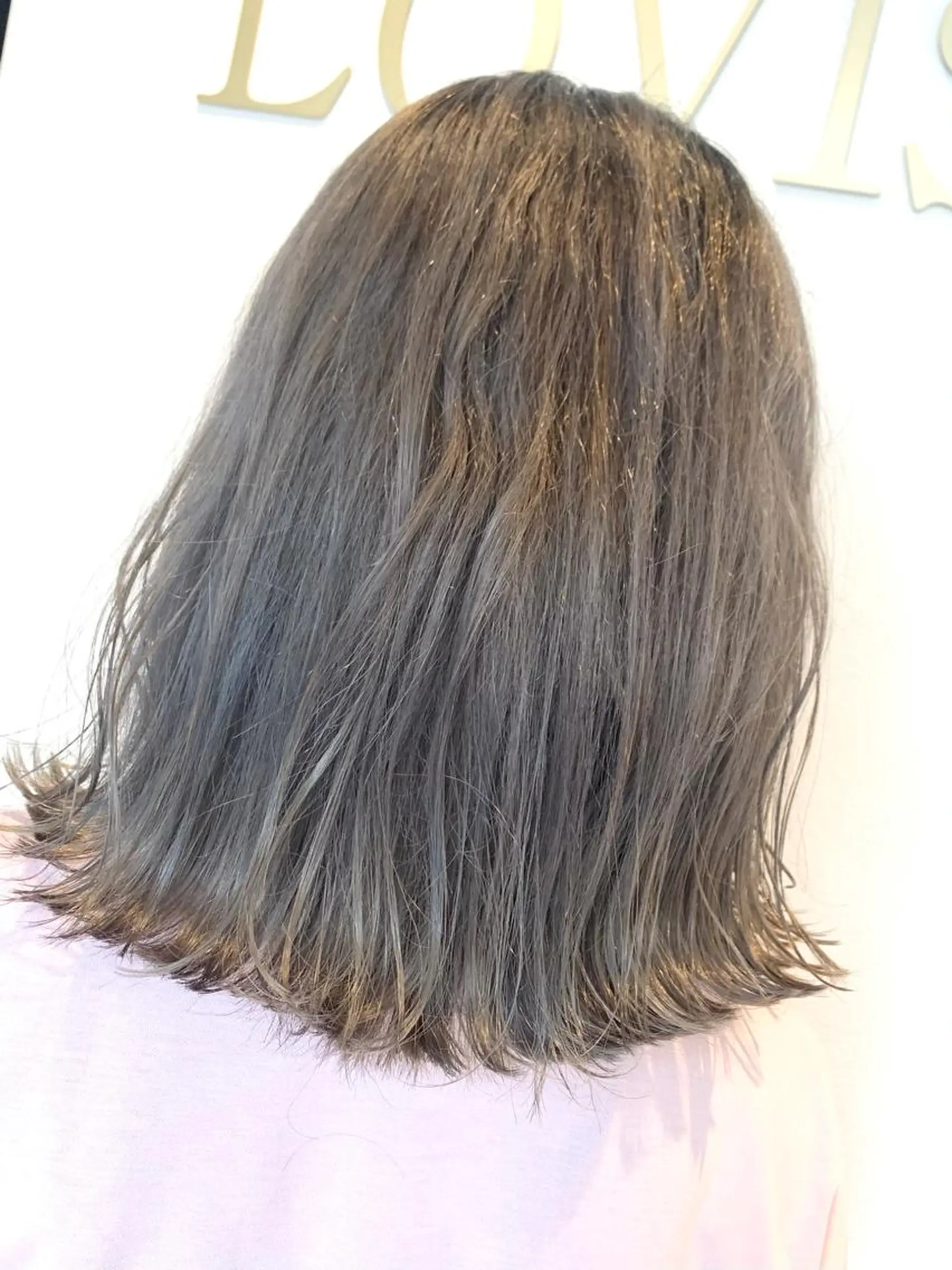 ミディアム 倉林隆一🐈 ダブルカラー/艶髪のヘアスタイル