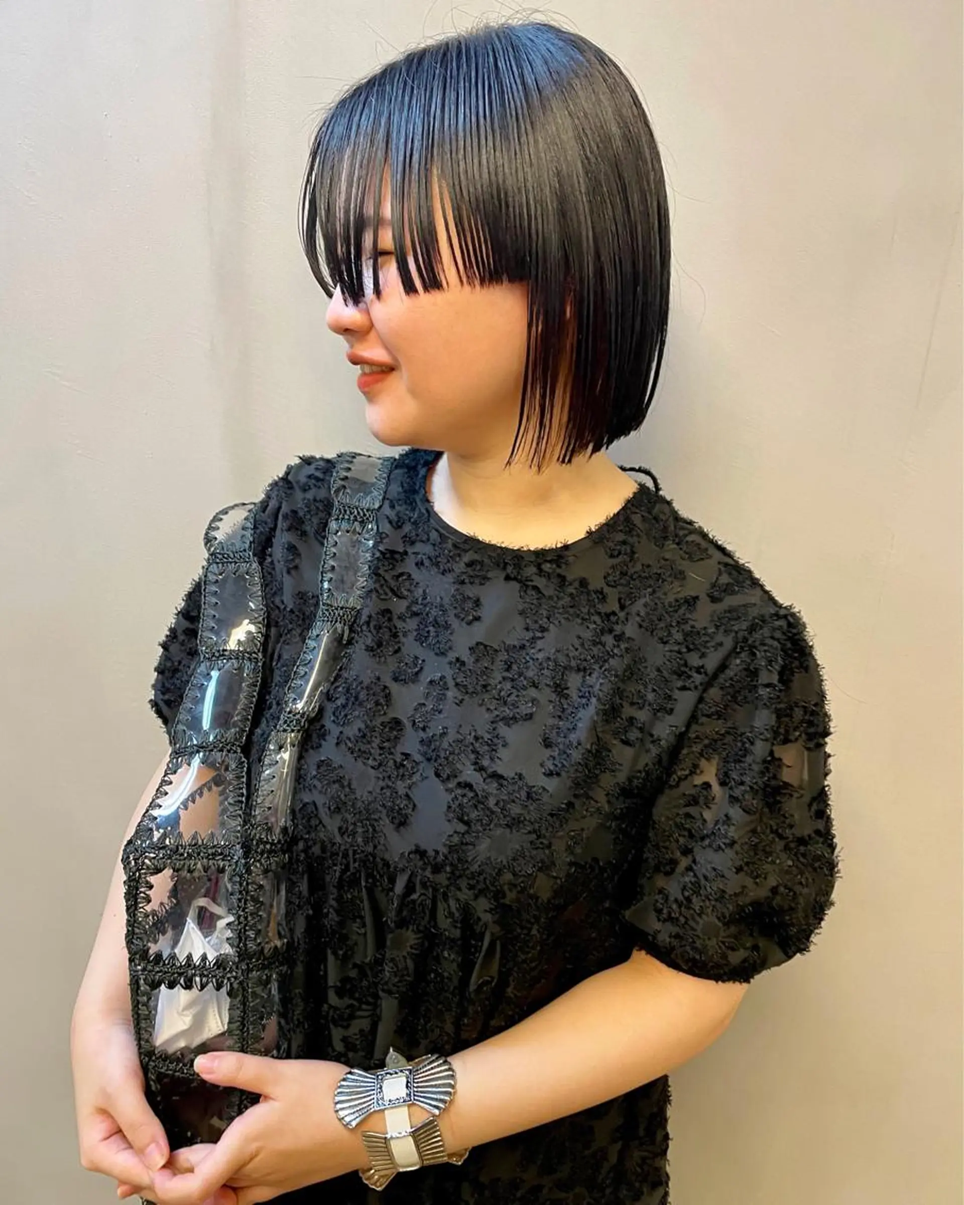 ミディアム カラー パーマ ヘアアレンジ メンズ キッズ ネイル マツエク・マツパ アイブロウ ブルーカラー ネイビーカラー ブルー ネイビー カット ヘアカラー トリートメント tatsumi/ボブ ウルフ/レイヤーのヘアスタイル