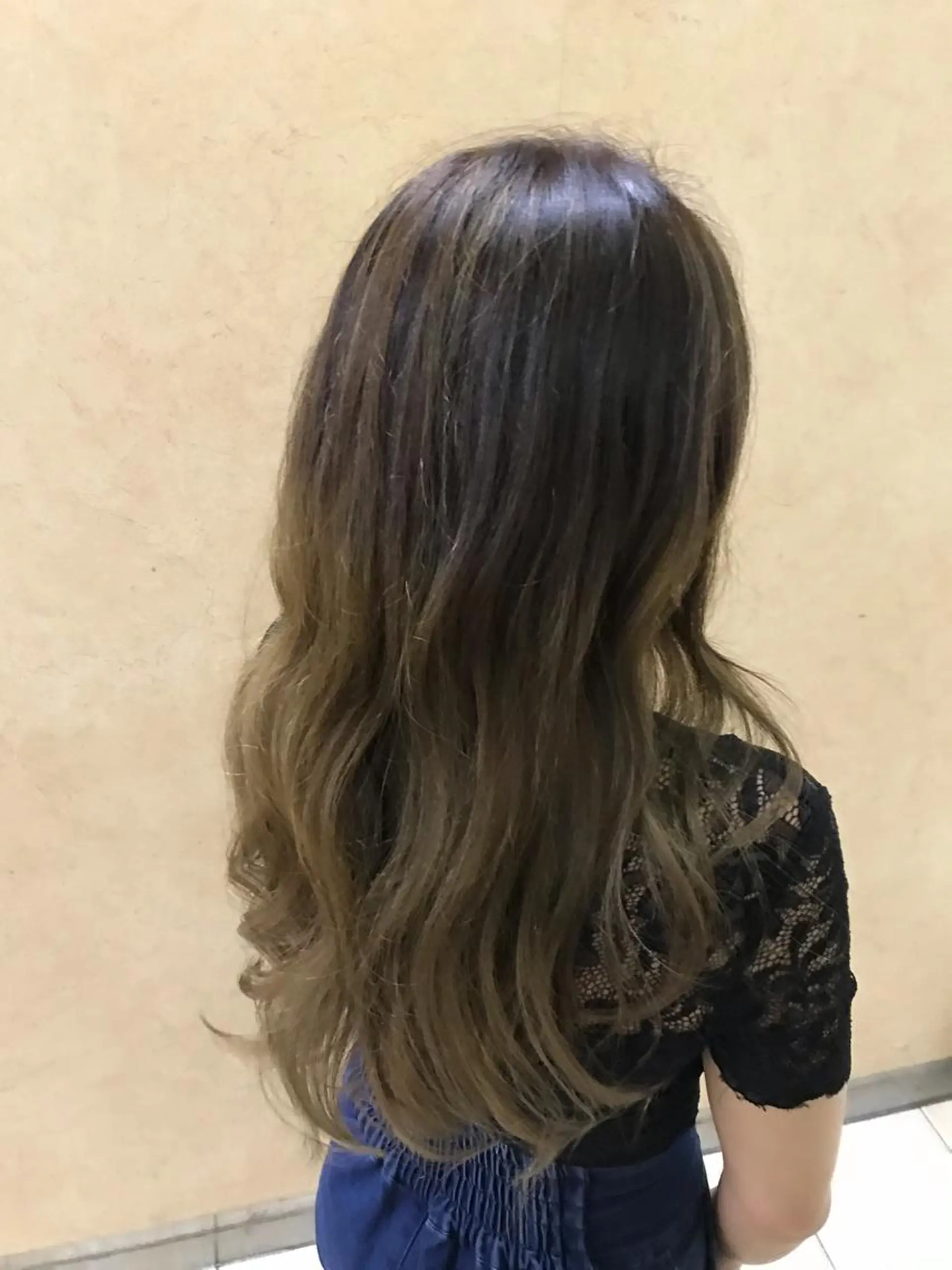セミロング カラー ヘアカラー トリートメント shi hoのヘアスタイル