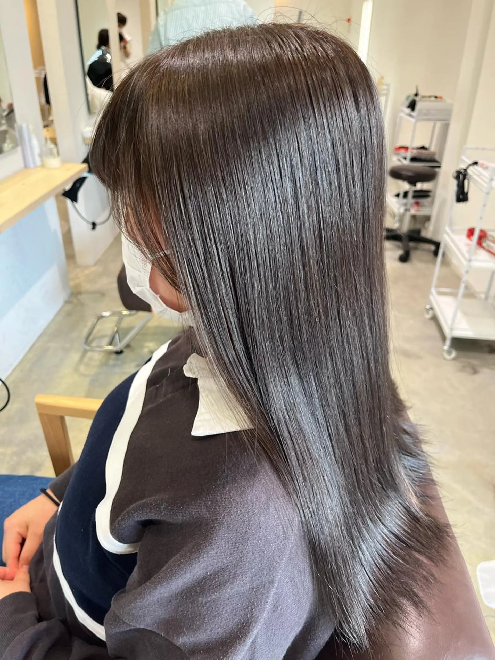 ロング カラー アッシュ ベージュカラー ブリーチ ケアブリーチ 透明感カラー 🌼あんなtrend color🌼のヘアスタイル