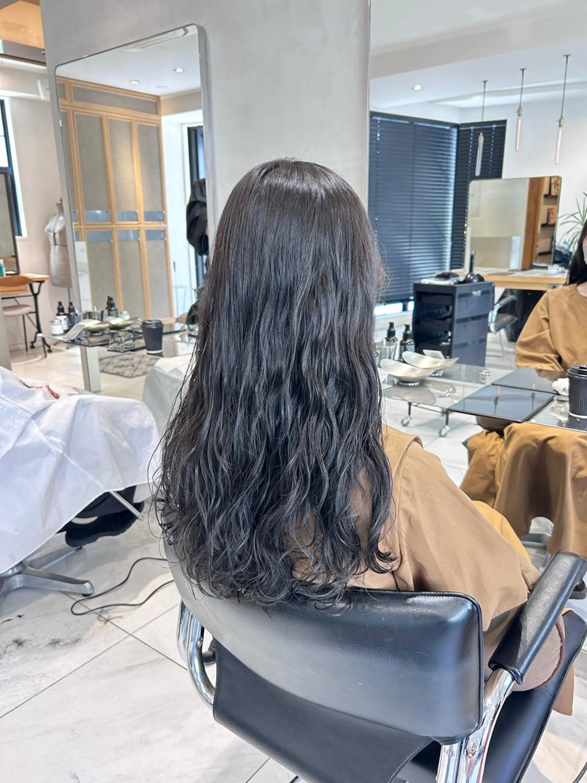 ロング 寒色/ハイトーン🪽 レイヤー/mikoのヘアスタイル