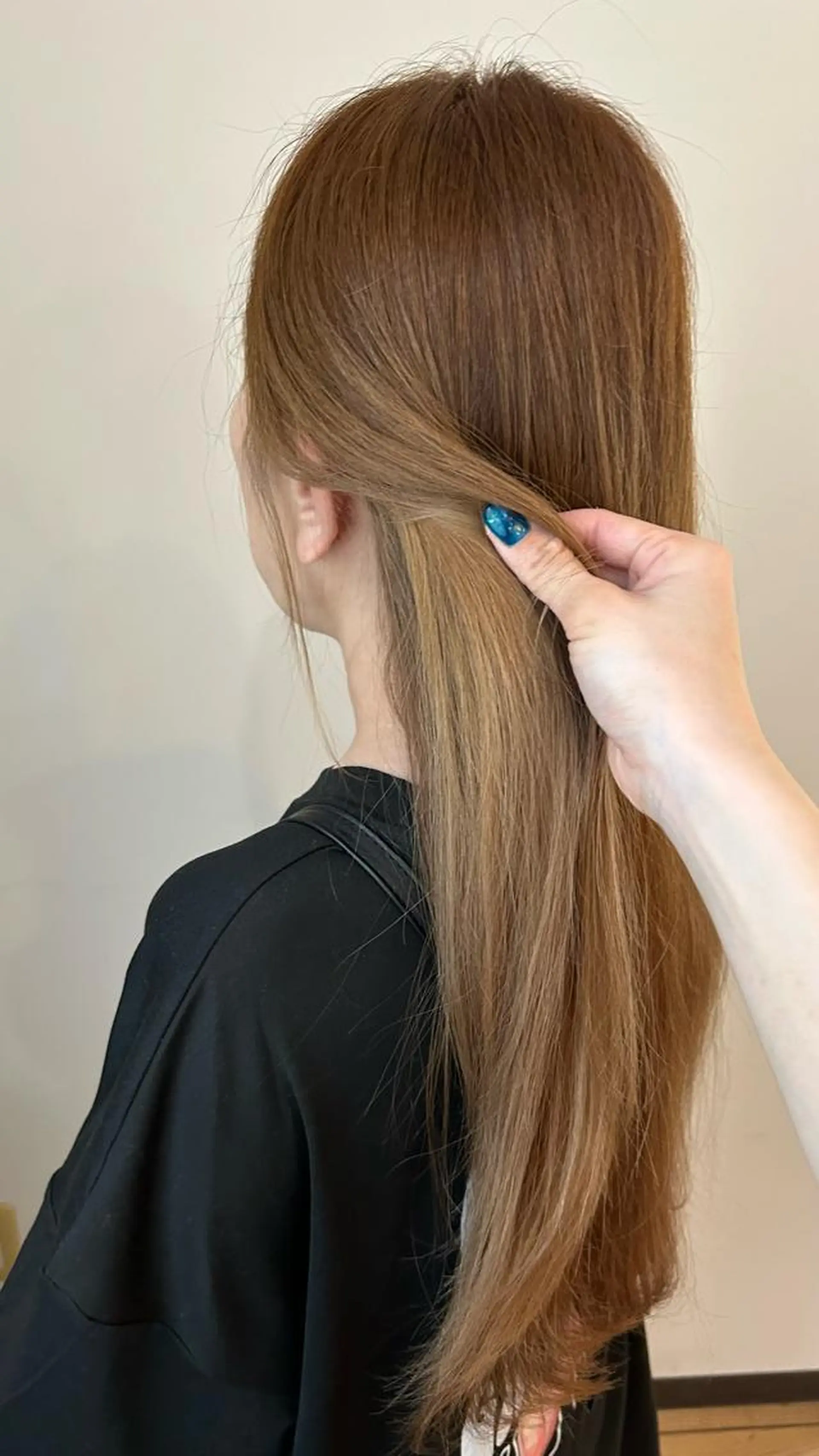 カラー ブリーチ さかい しいなのヘアスタイル
