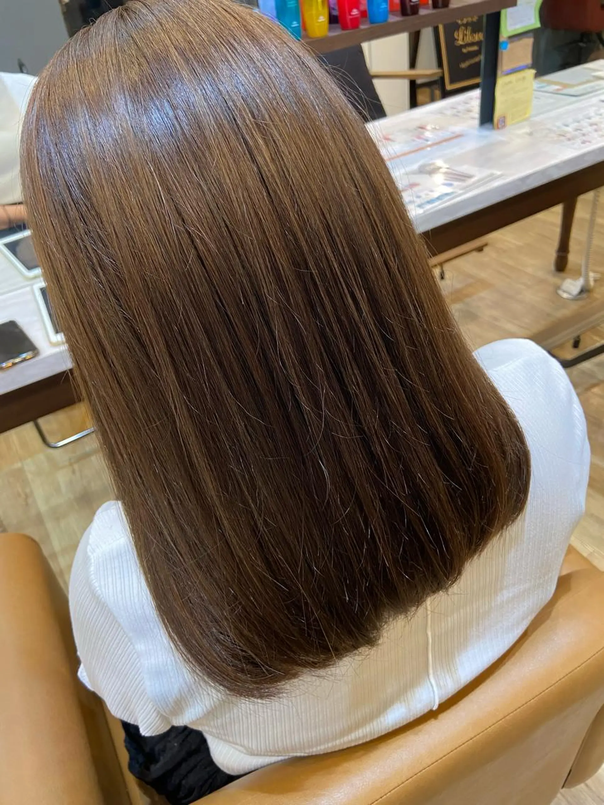 セミロング アッシュ ハラダ ヒナミのヘアスタイル