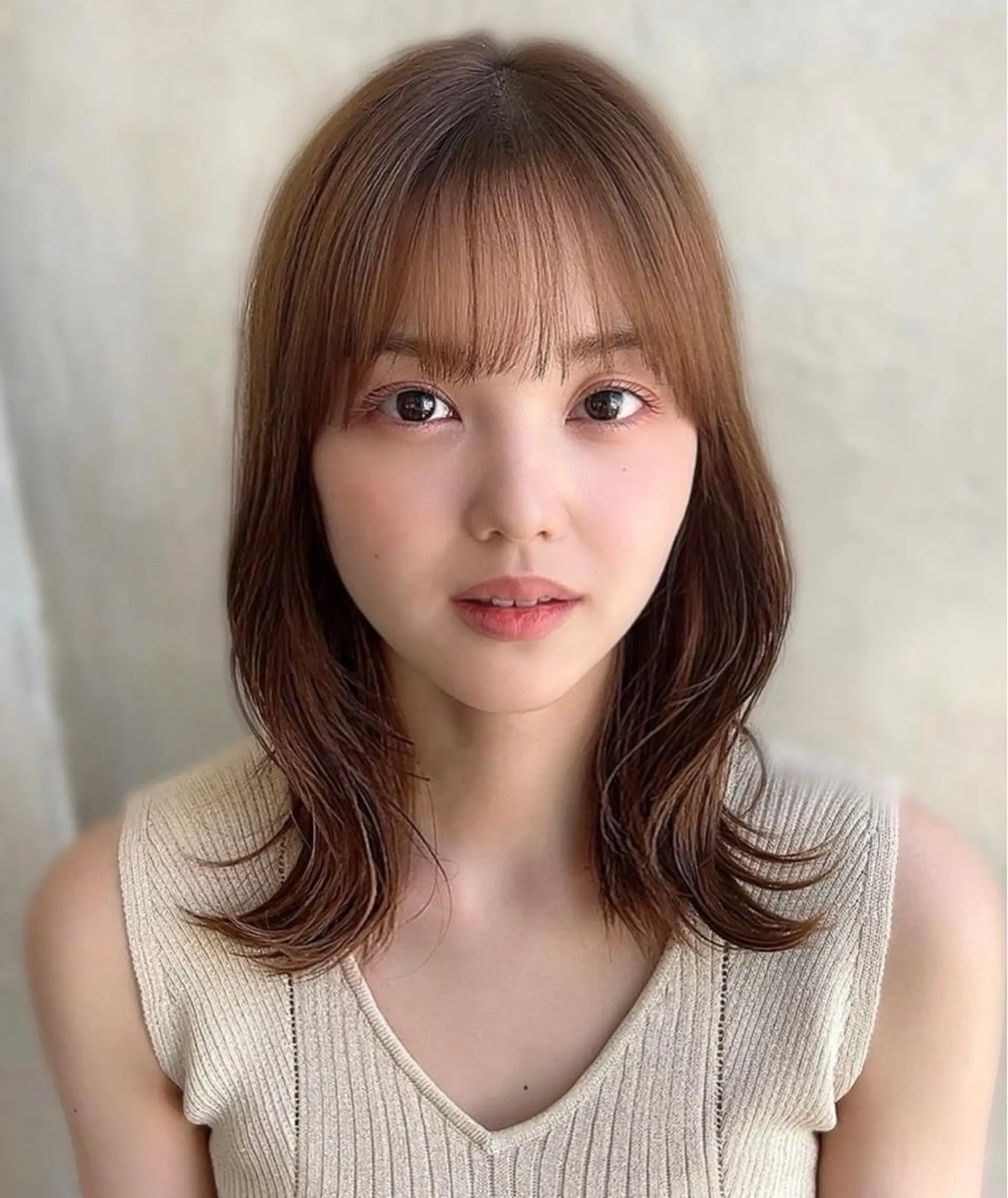 セミロング カラー ベージュカラー ブラウンカラー くびれヘア 髪質改善 縮毛矯正 カット ヘアカラー トリートメント 🧡くびれヘア/前髪 顔周り🧡久原結衣のヘアスタイル