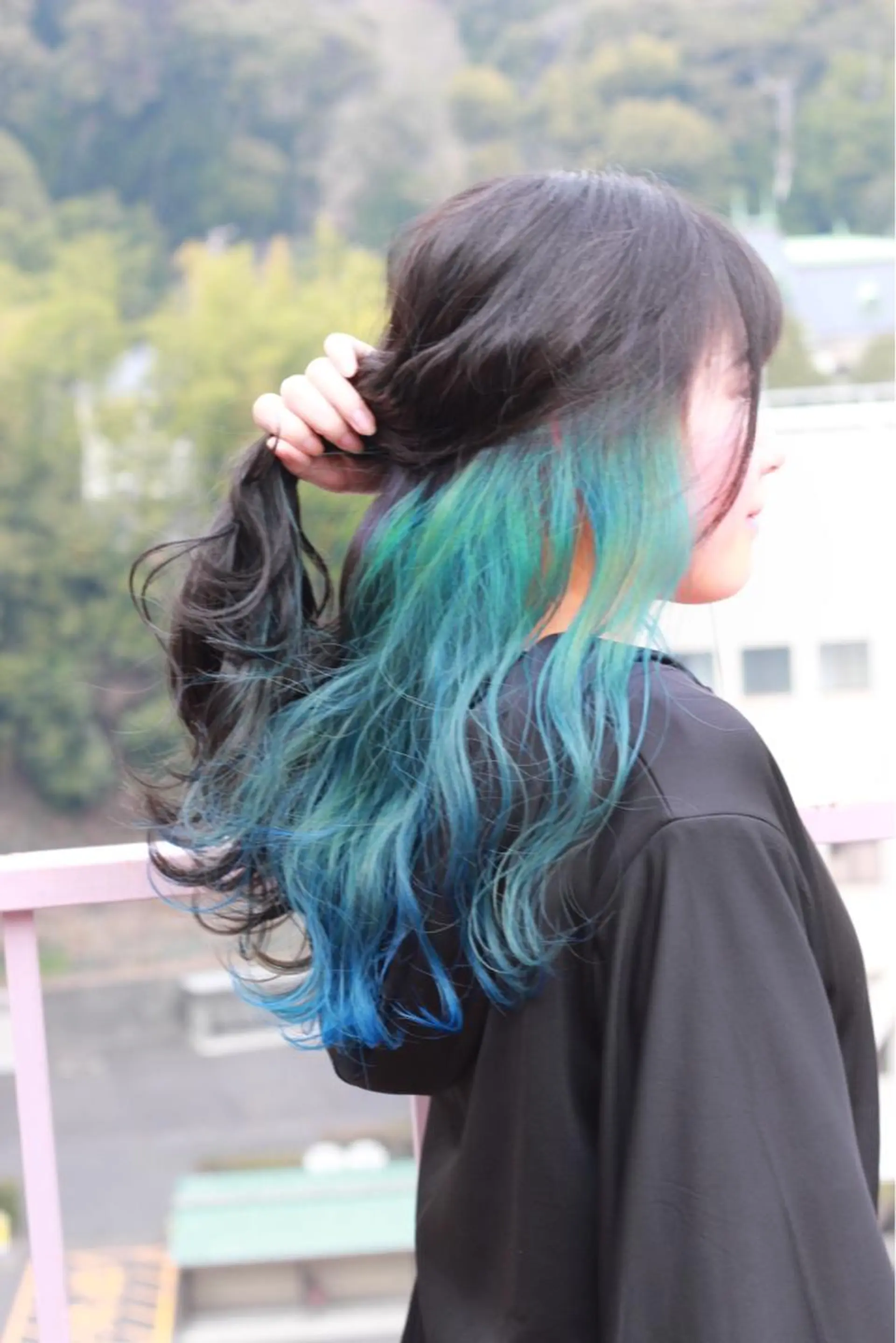 ロング カラー ブルーカラー カット Viage （ビアージュ）のヘアスタイル