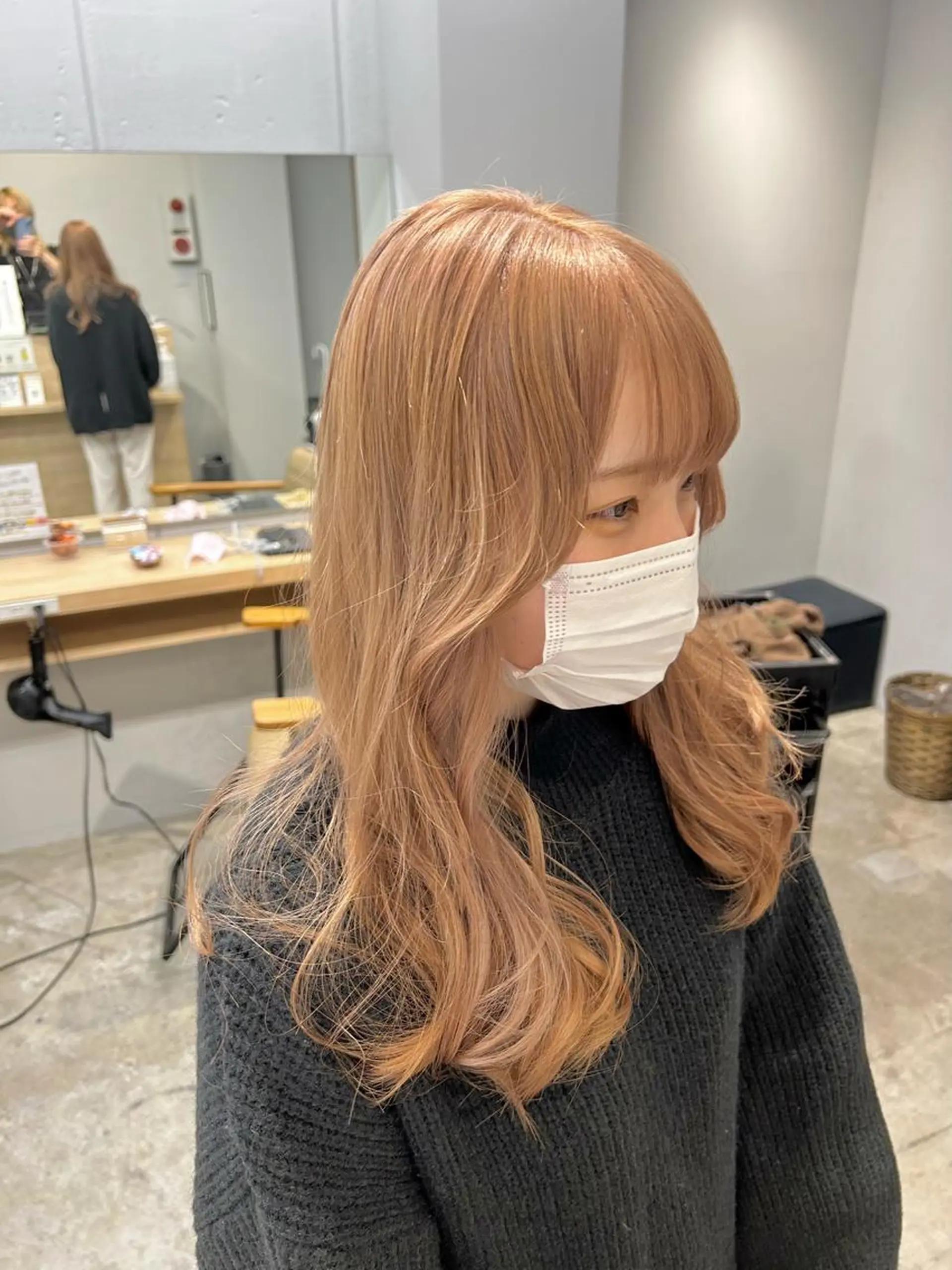 セミロング カット ヘアカラー SAEKI【ior 】北千住店ブリーチのヘアスタイル
