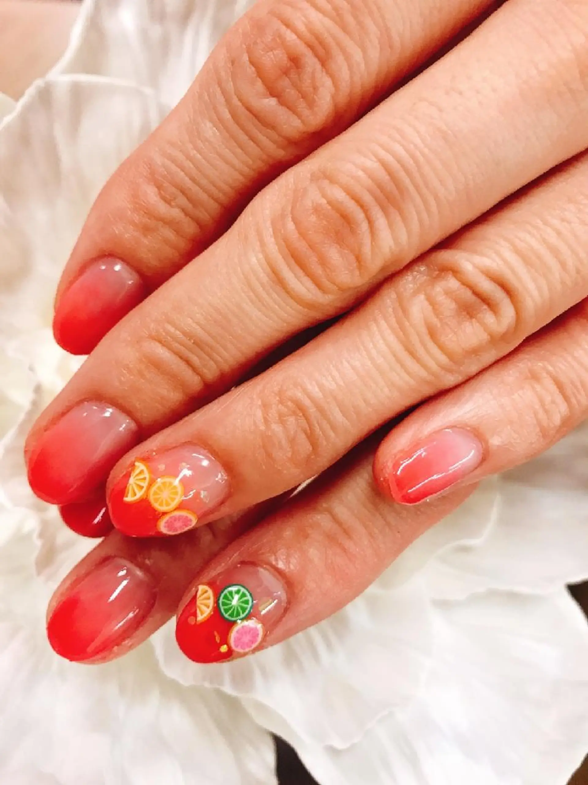 ネイル グラデーション venusbeautysalon所属・eye&beauty /オーナー古田琴のエステ・リラクイメージ