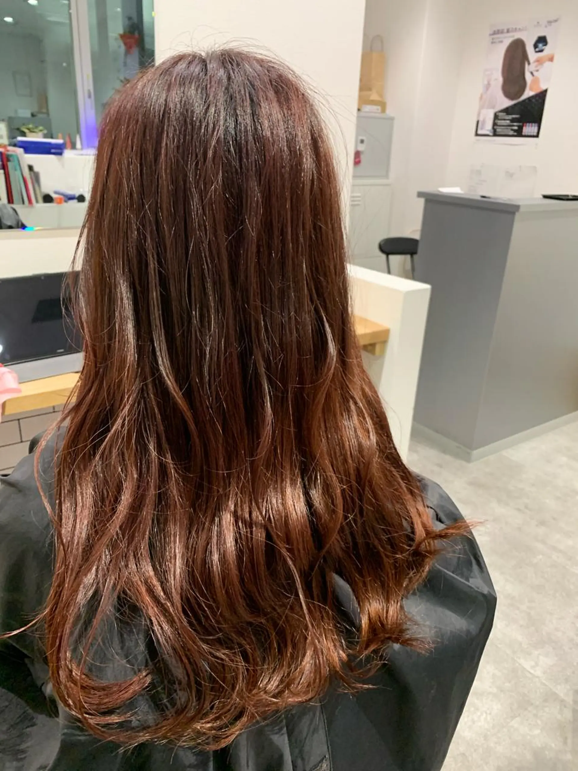ロング カラー アッシュ バレイヤージュ ベージュカラー ブロンド ブルーカラー レイヤーカット/ 艶カラー/RYOMAのヘアスタイル