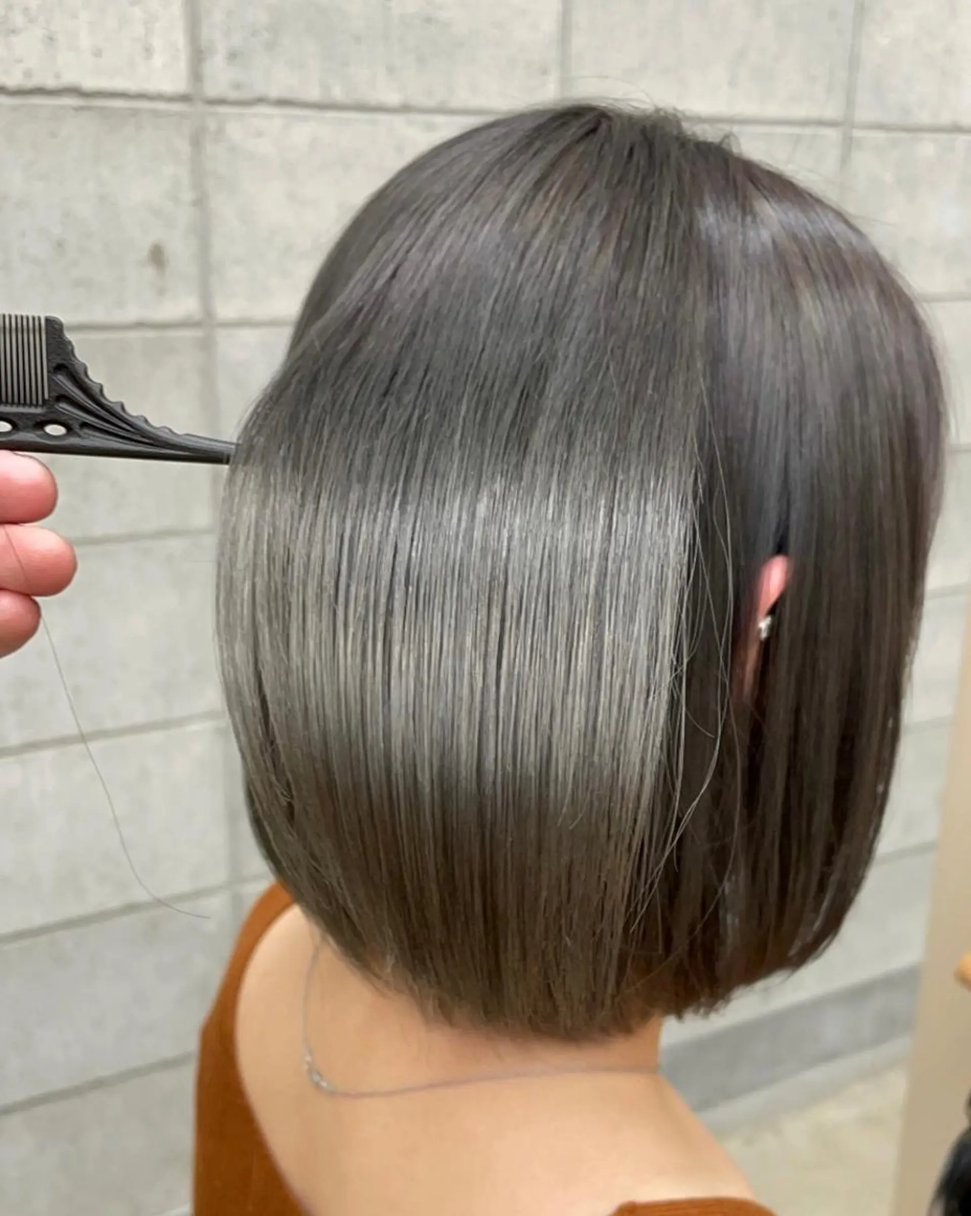 カラー kento レイヤーカットのヘアスタイル