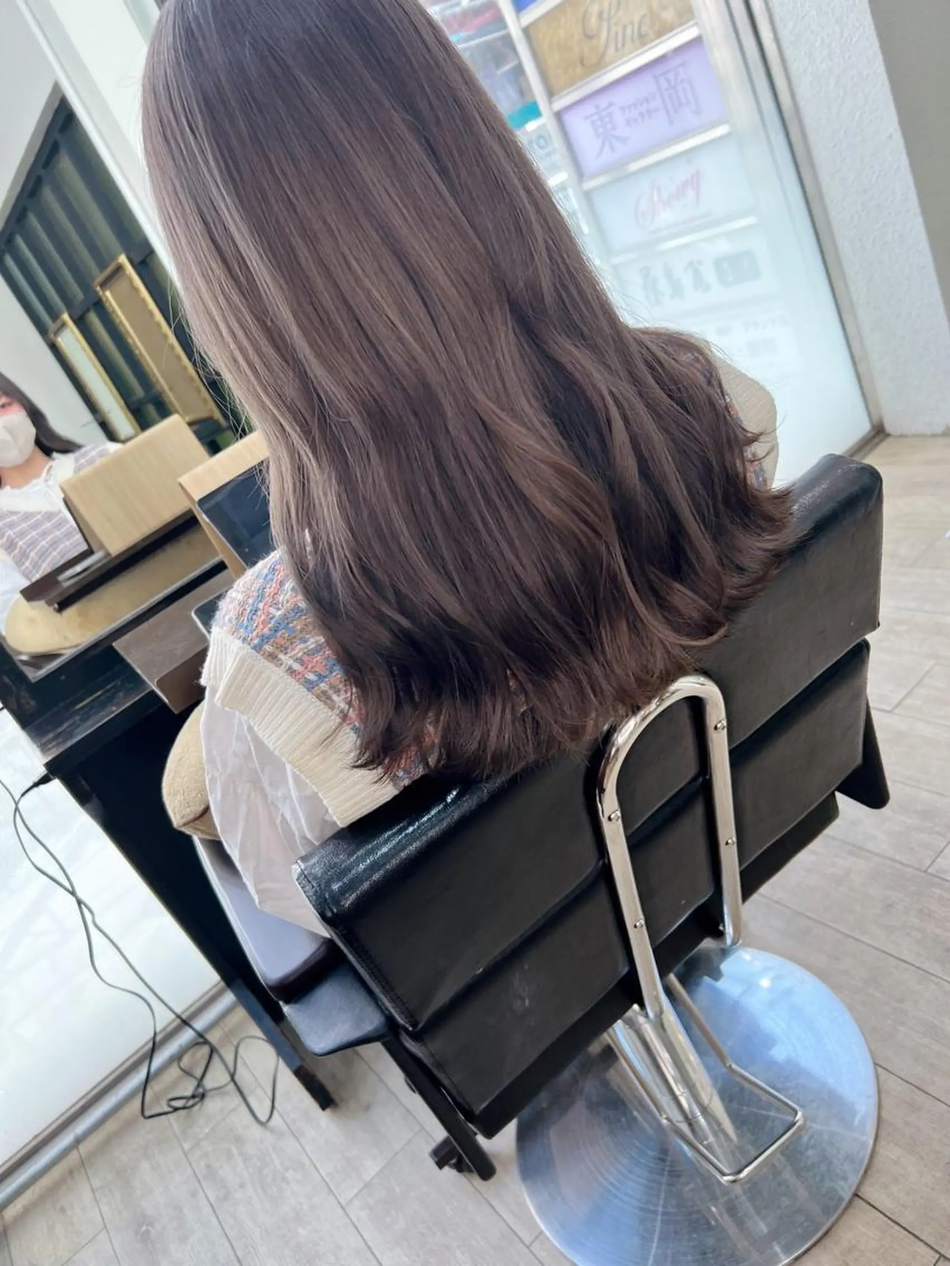 ミディアム カット ヘアカラー トリートメント 髪質改善美髪特化 ルイス奈良のヘアスタイル