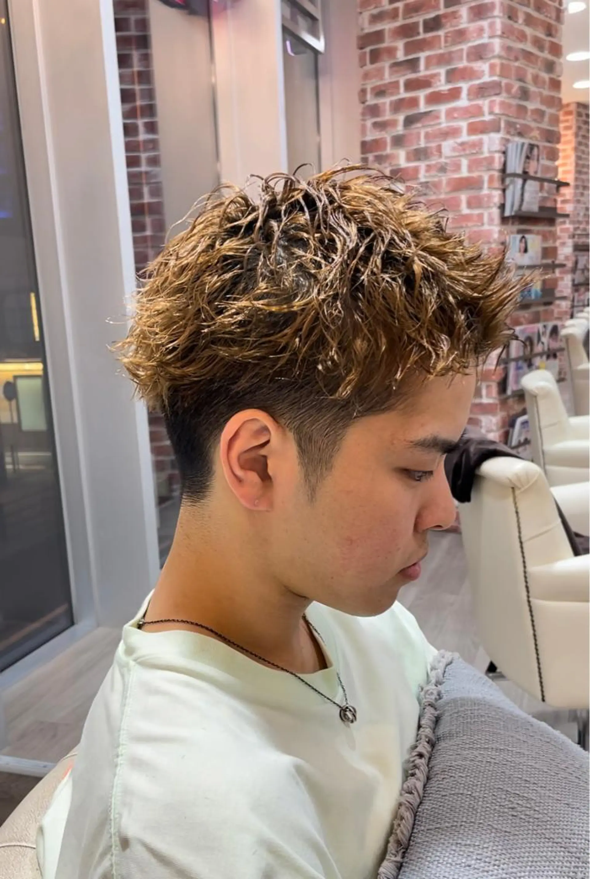 パーマ メンズ メンズブリーチ メンズパーマ カット パーマ ✨トレンド特化美容師 WILL上村　拳吾のヘアスタイル