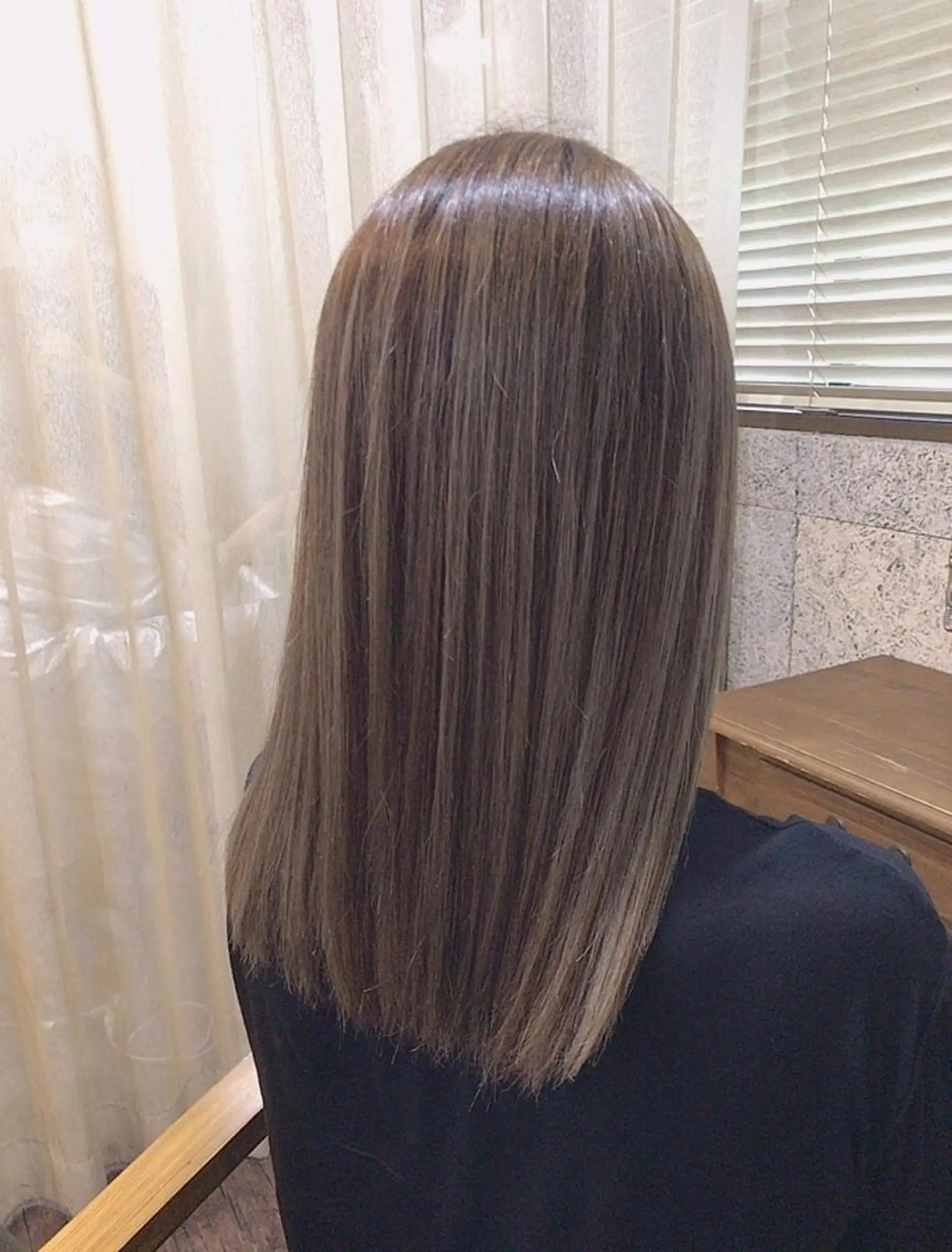 セミロング カラー Tsuyoki .のヘアスタイル