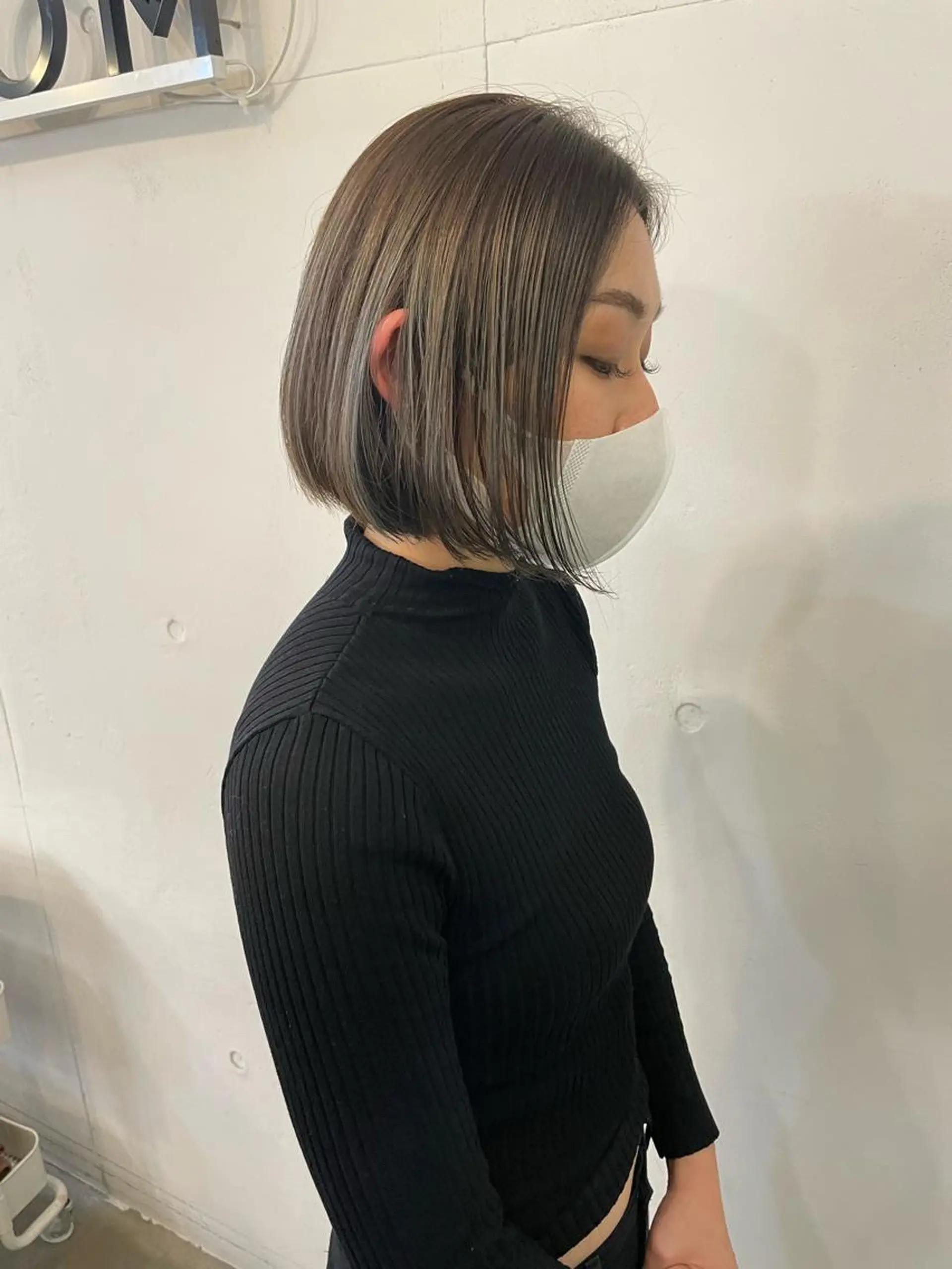 ミディアム カラー レイヤー　べージュ 白石研太のヘアスタイル
