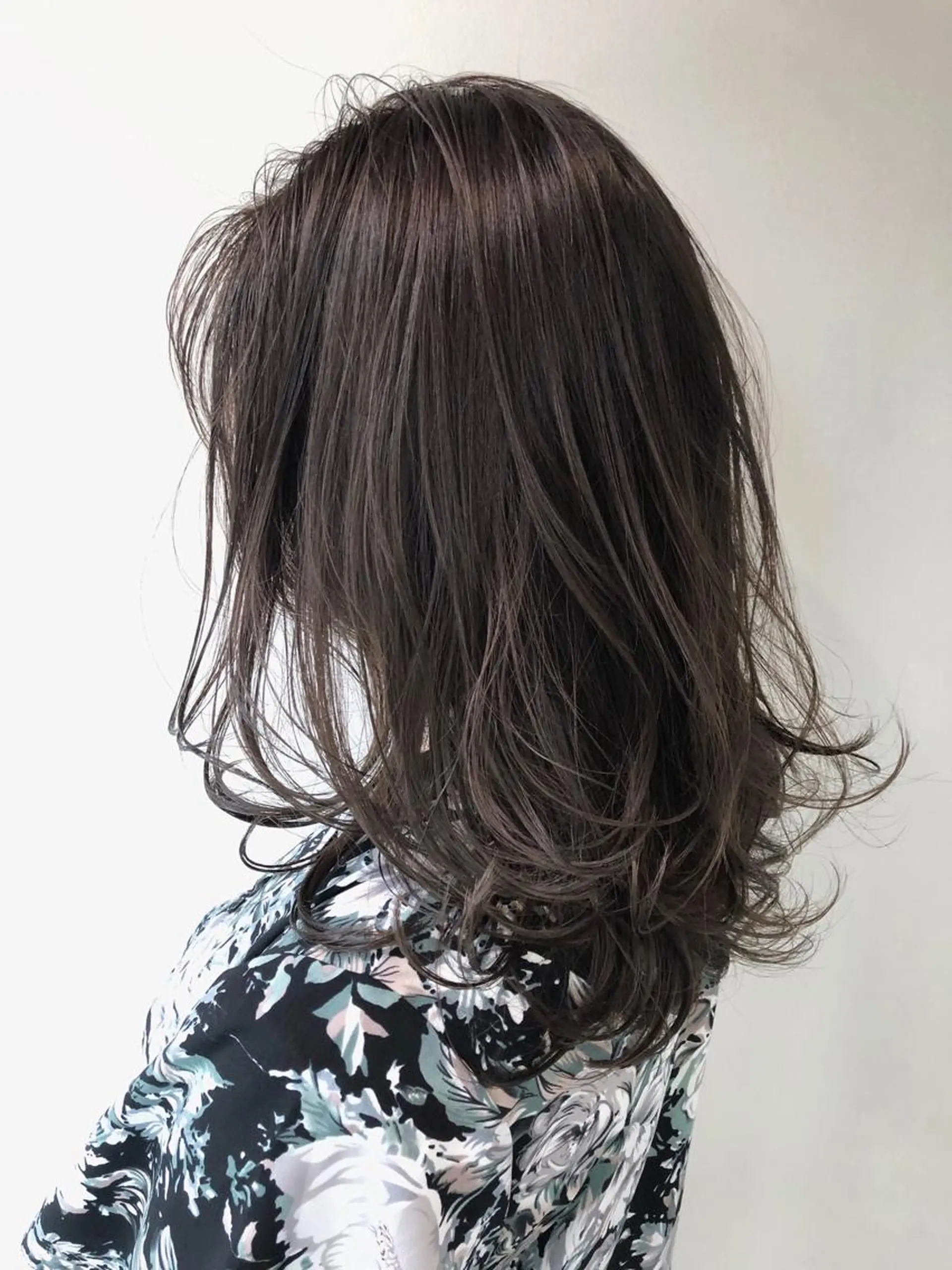 セミロング カラー パーマ ヘアアレンジ グレージュ レイヤーカット Mira by greenのヘアスタイル