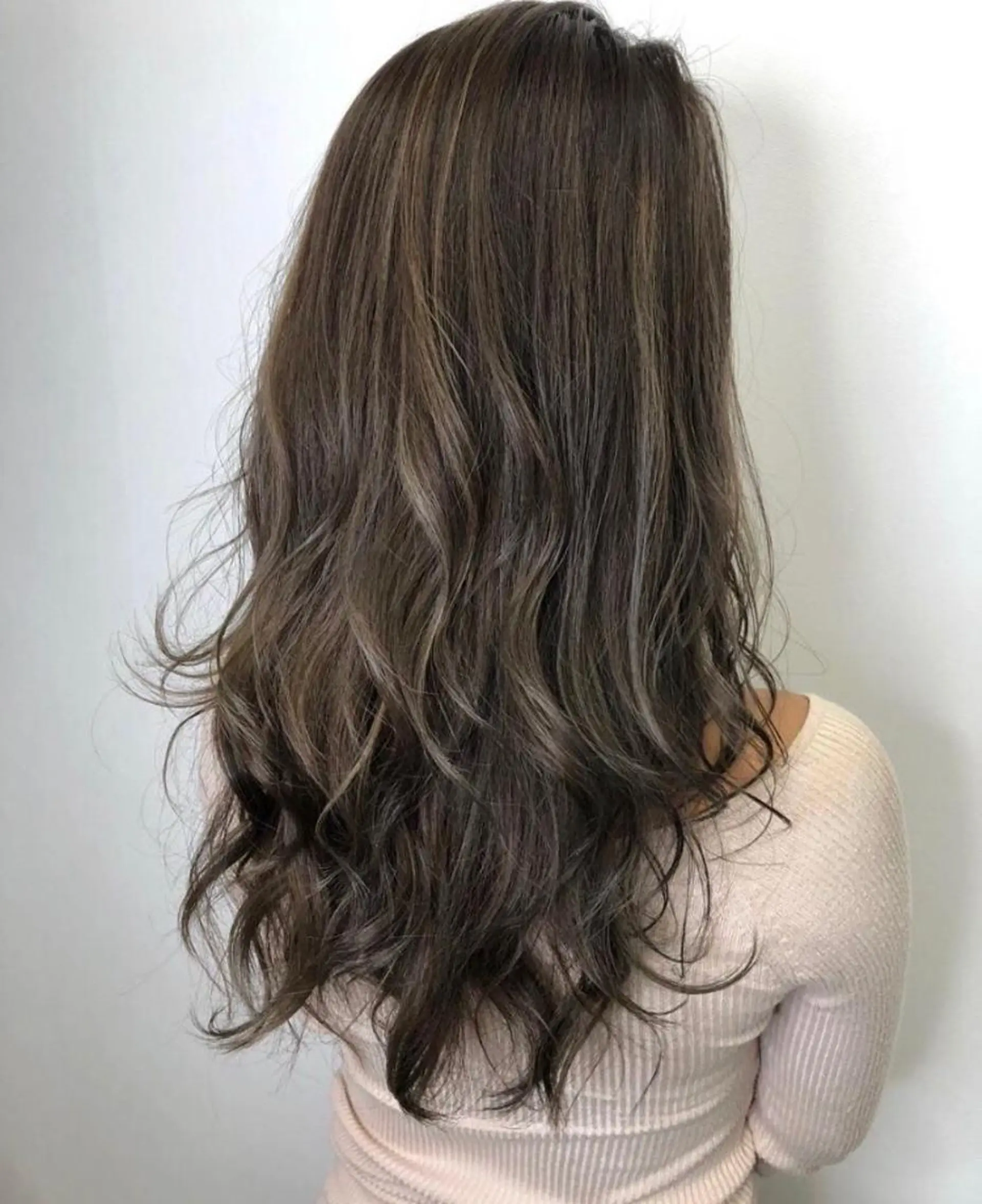 ロング カラー ネイル マツエク・マツパ グレージュ 髪質改善 トリートメント ボブ、縮毛矯正👑 心斎橋/高城涼也のヘアスタイル