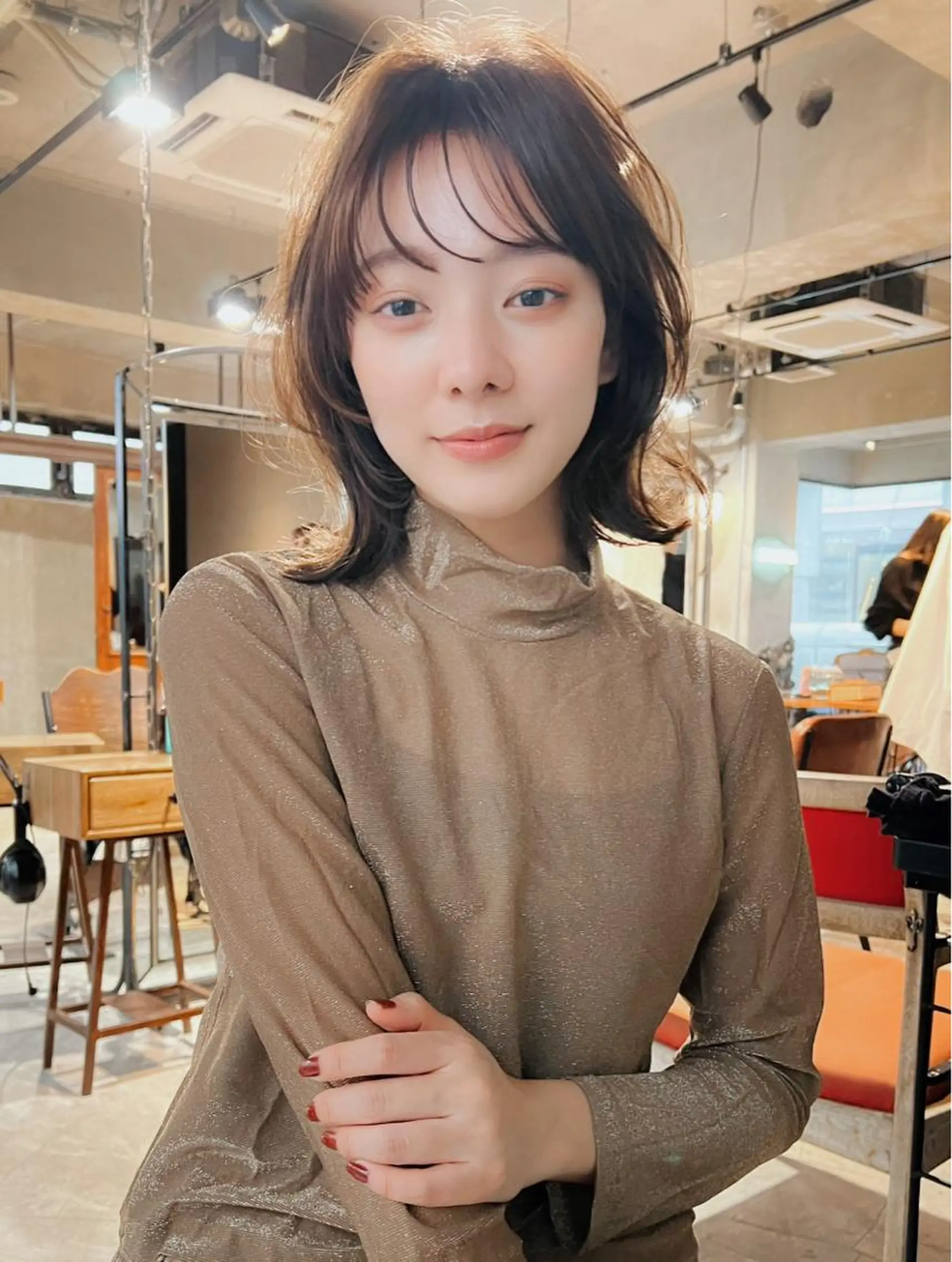 ミディアム カラー パーマ レイヤーカット メンズ🙆 レディース美髪✨のヘアスタイル