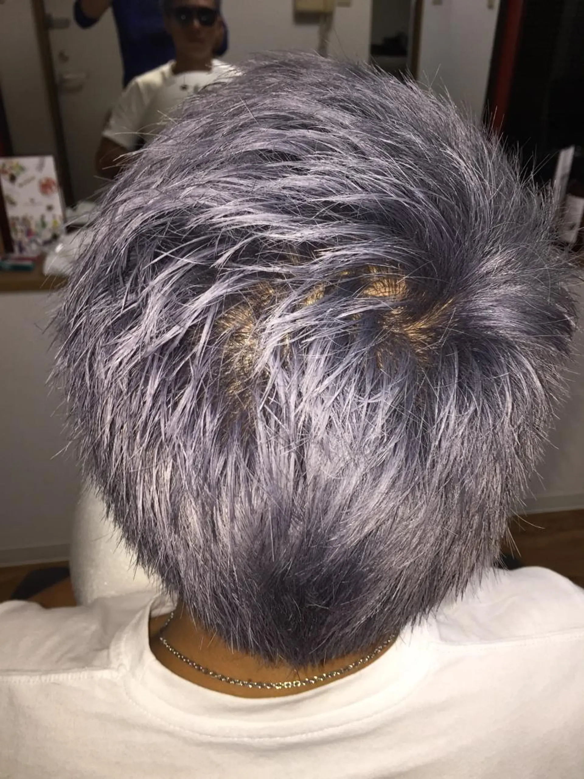 ショート カラー メンズ メンズブリーチ アッシュ ブリーチ シルバー じょん 。のヘアスタイル
