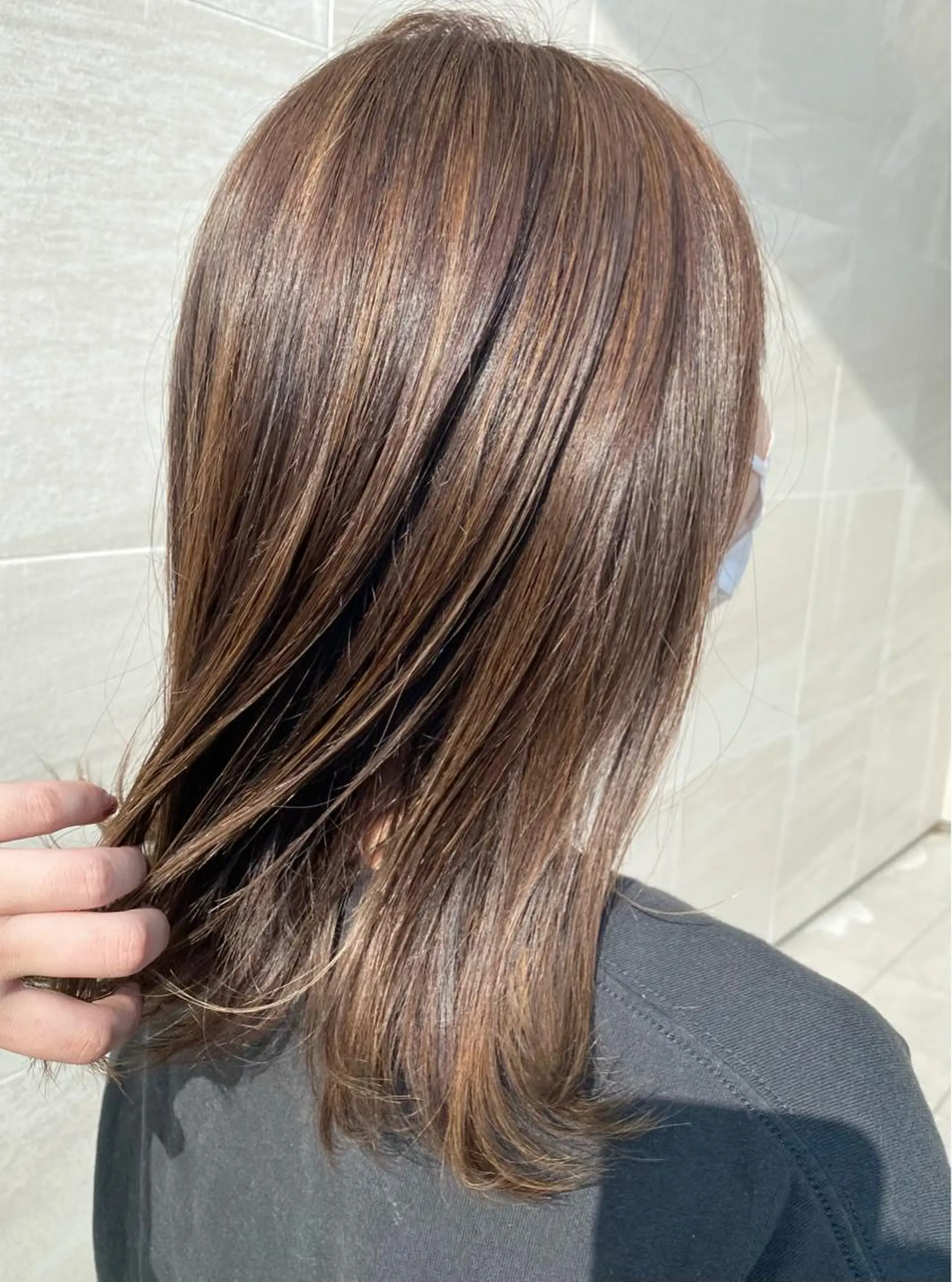 セミロング カラー 中川 茜里のヘアスタイル