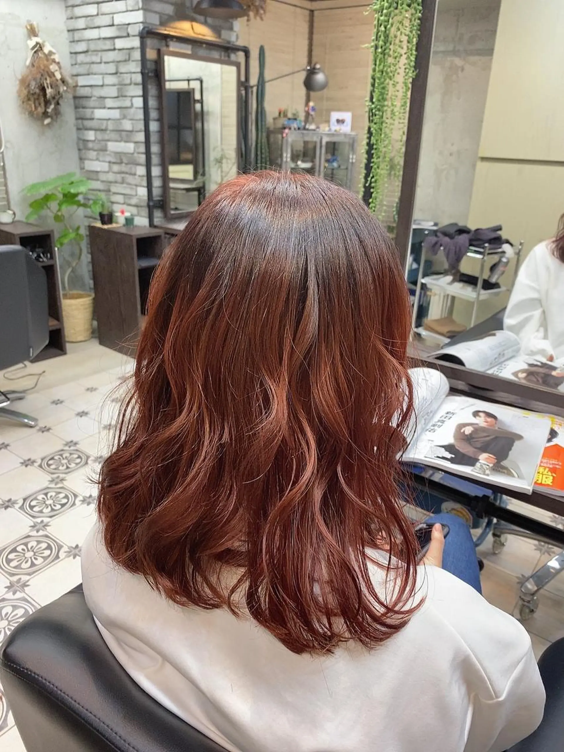 セミロング カラー ブラウンカラー レッドカラー レッドブラウン カット ヘアカラー トリートメント 韓国ヘア☁️ mitsukiのヘアスタイル