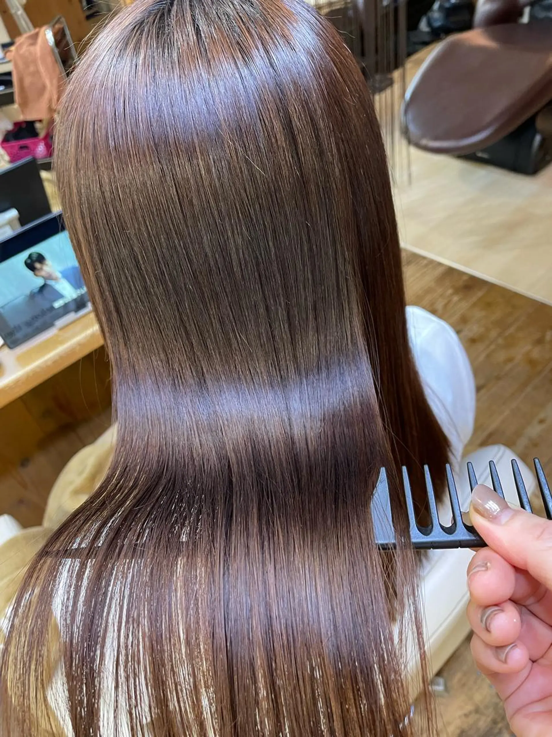 セミロング 髪質改善 縮毛矯正 brote所属・山木 裕子のヘアスタイル