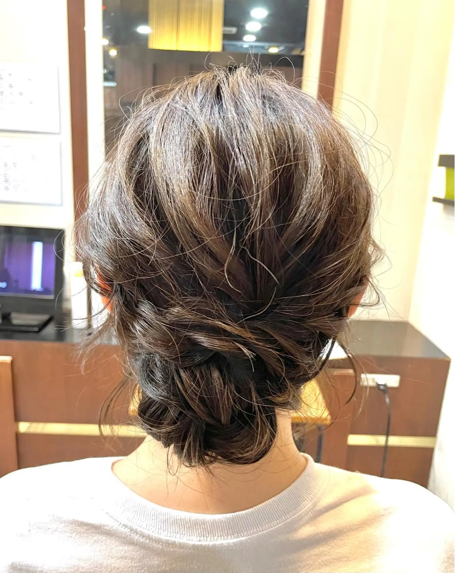 ミディアム ヘアアレンジ お団子ヘア Modek's ASUKAのヘアスタイル