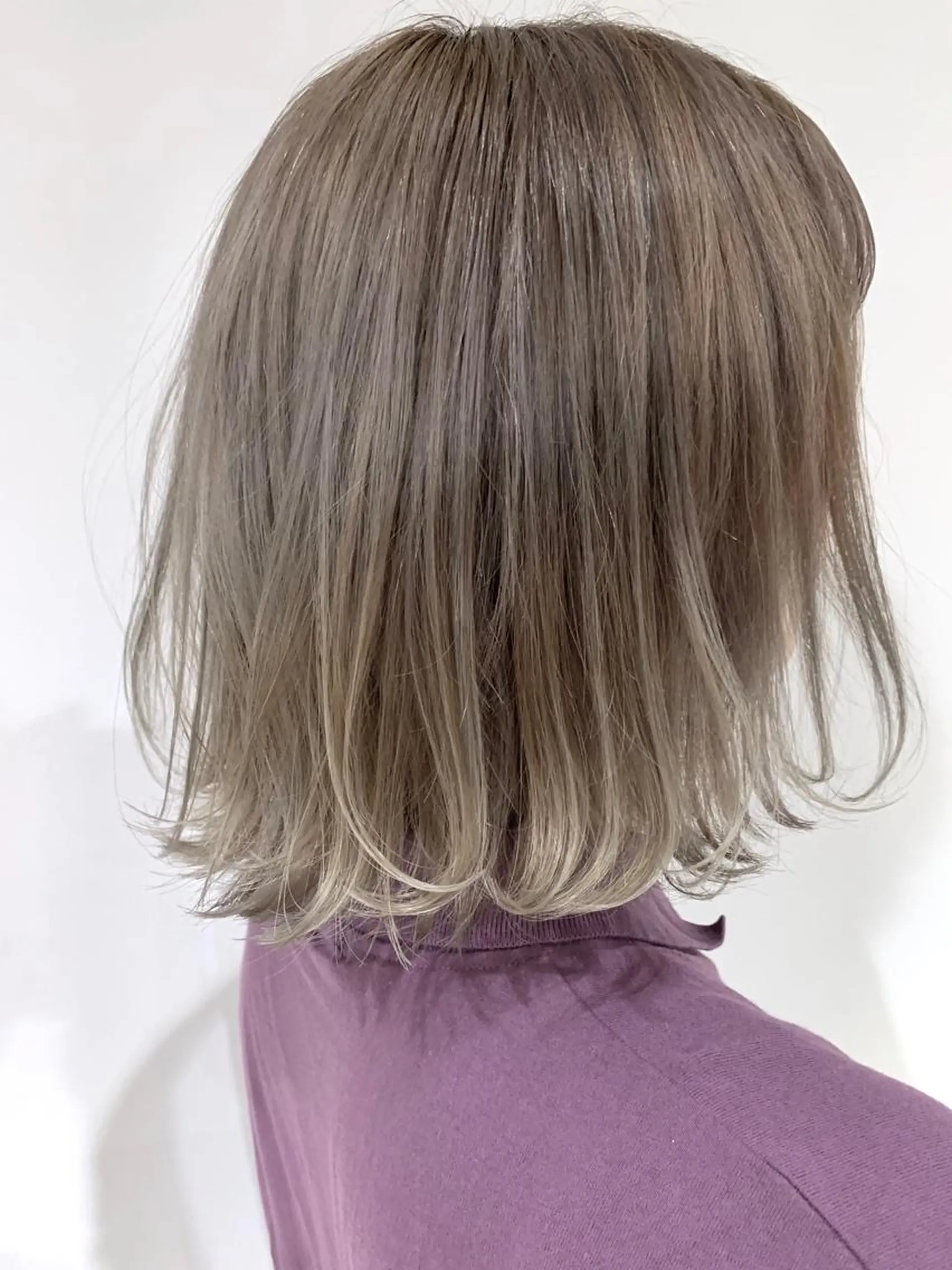 ミディアム カラー ベージュカラー ハイトーンカラー ハイトーンベージュ カット ヘアカラー トリートメント ヘッドスパ TOPstylist ✂️フセケイタ✂️のヘアスタイル
