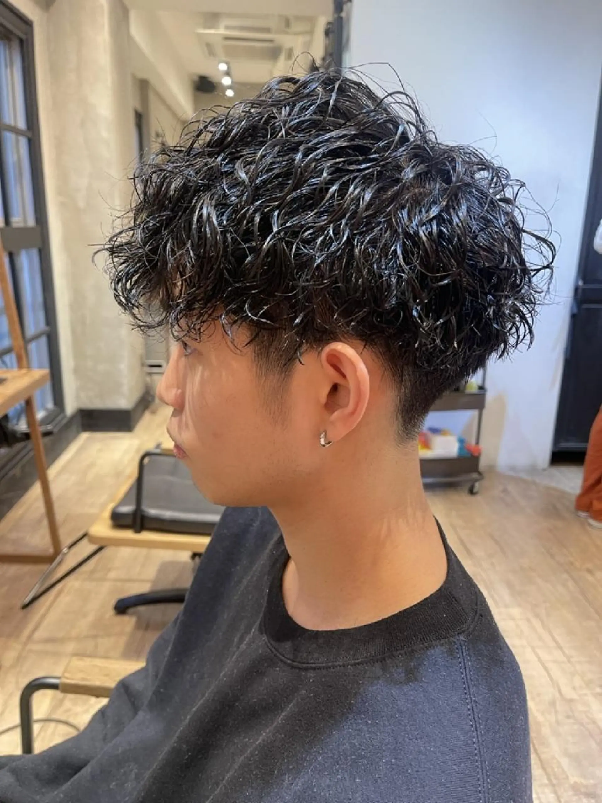 ショート メンズ パーマ メンズパーマ ツイストスパイラルパーマ スパイラルパーマ カット パーマ トリートメント ヘアセット lana hair 新宿 髪質改善トリートメント 新宿三丁目所属・新宿メンズパーマ TAKE曲がる縮毛のヘアスタイル