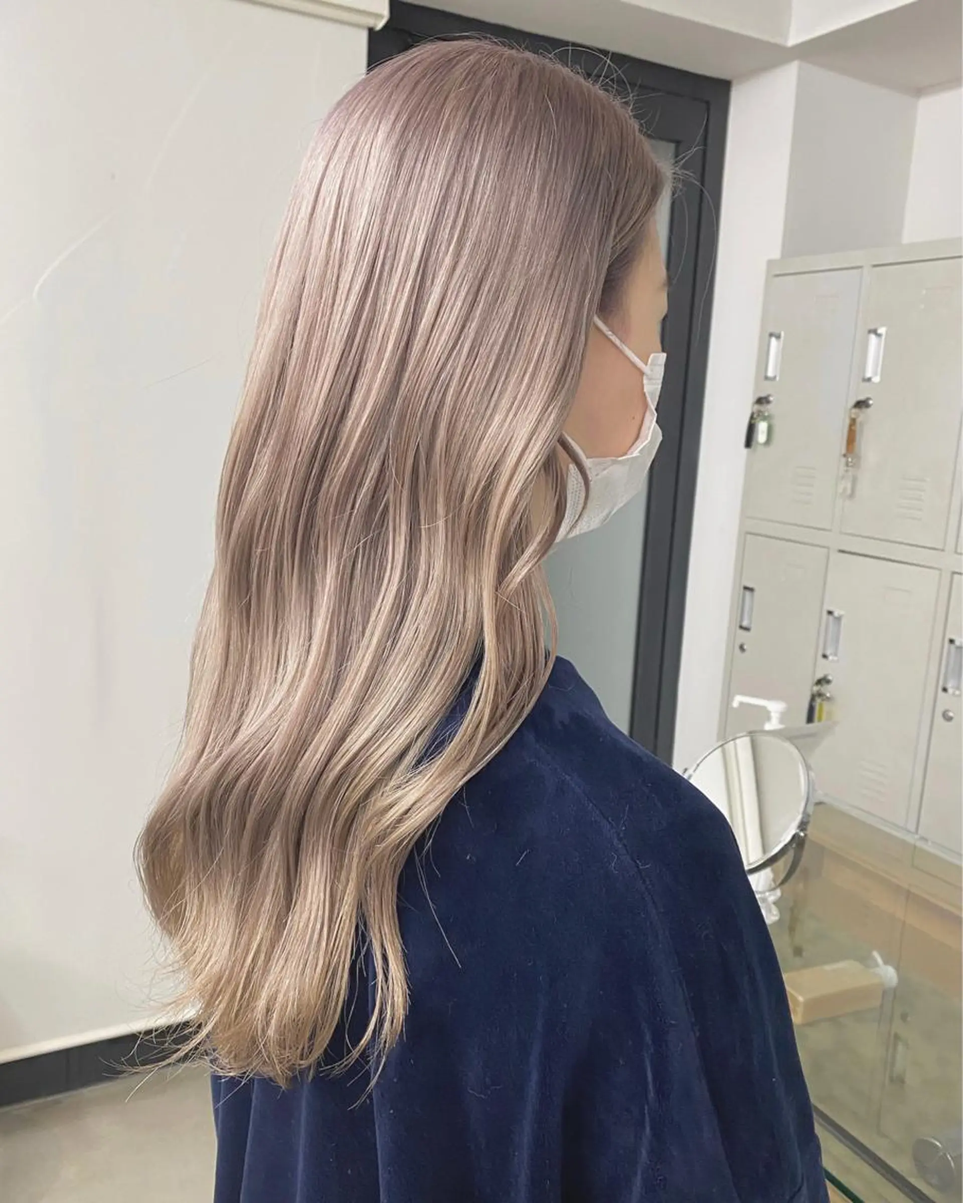 ロング カラー ベージュカラー ハイトーンカラー ハイトーンベージュ tomoe 艶カラー💗🪽のヘアスタイル