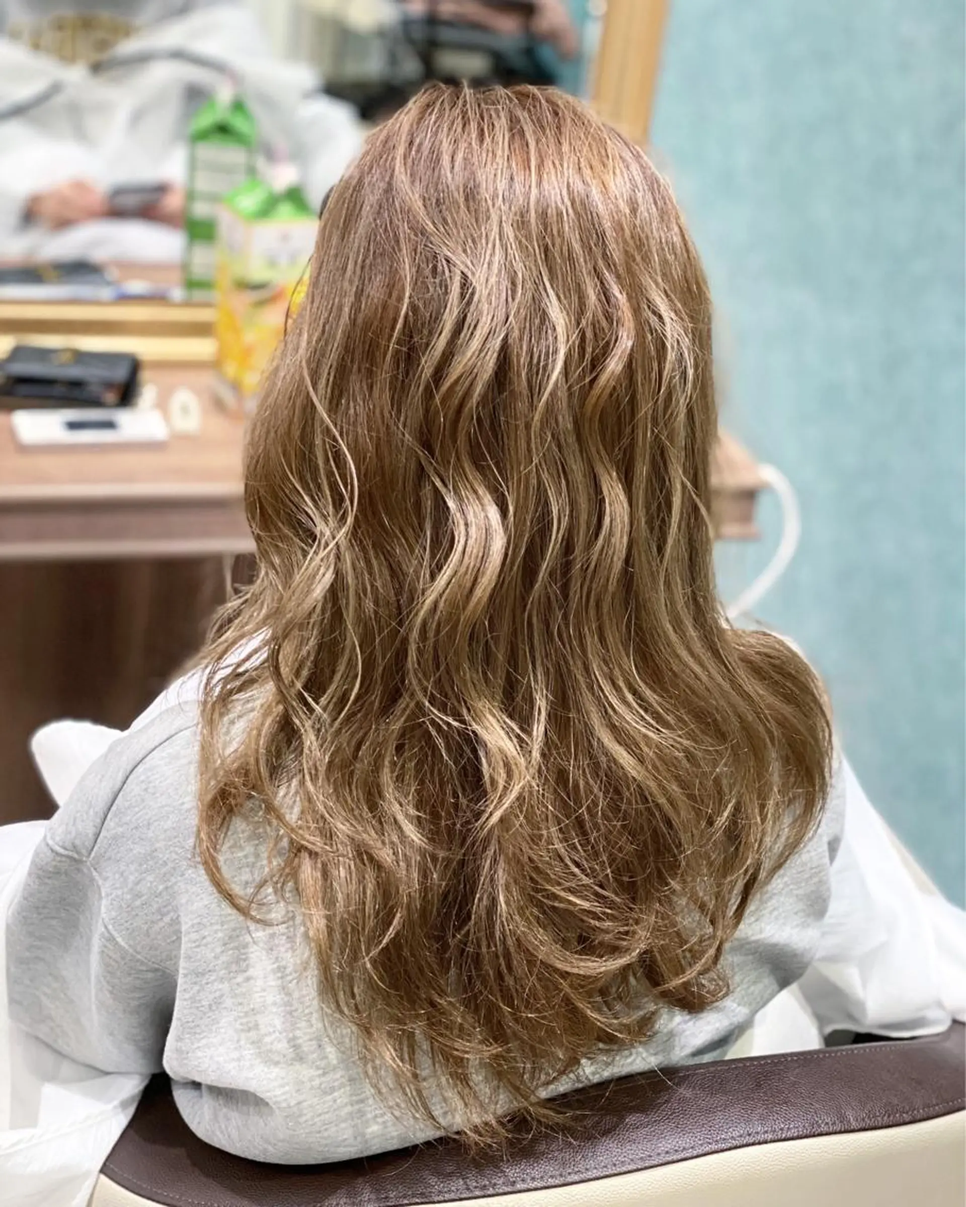 ロング カラー ベージュカラー ヘアカラー トリートメント 💎大人ハイライト 💎上杉一也💎のヘアスタイル