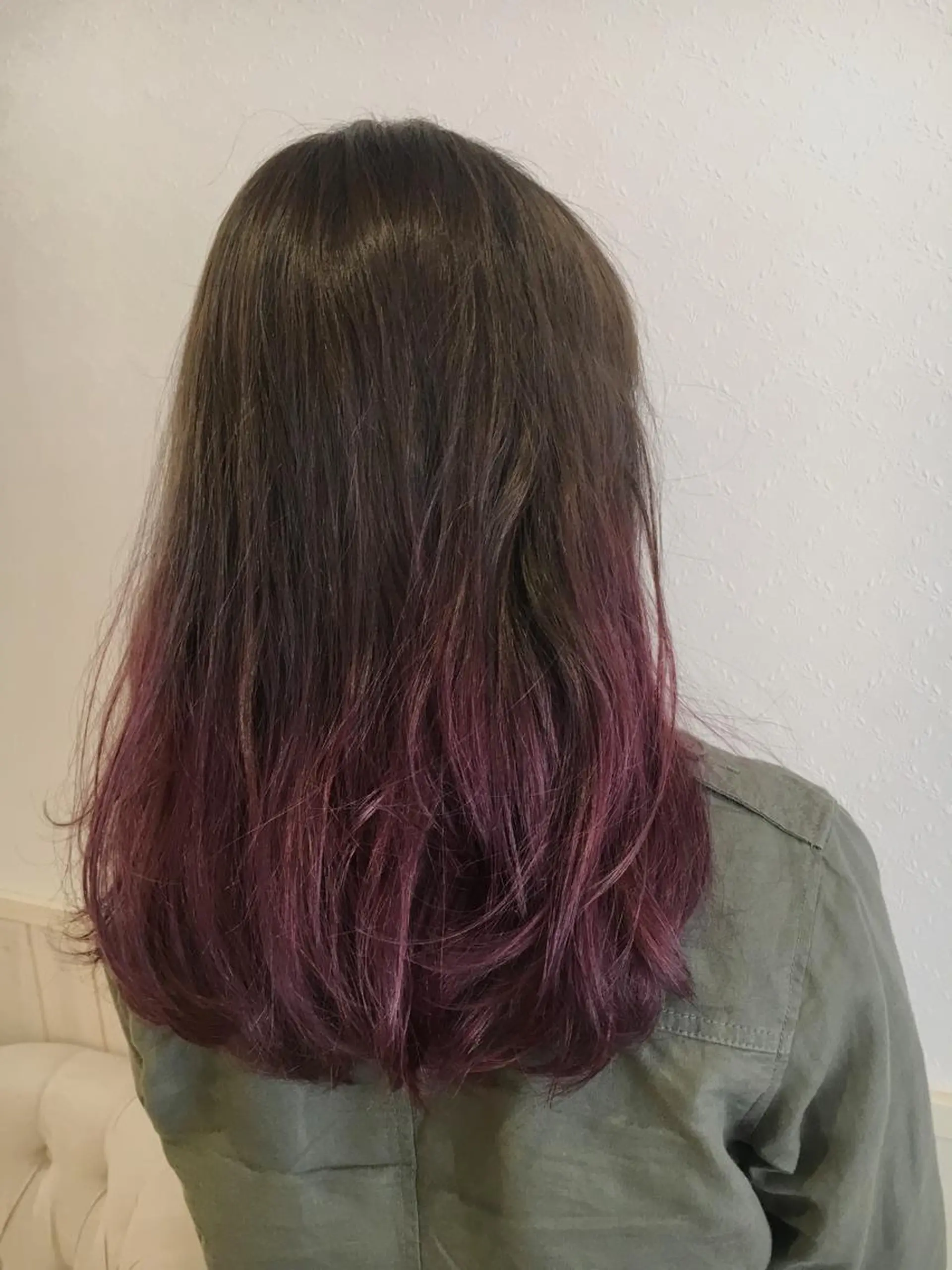 セミロング カラー ヘアカラー 宮内 真乃のヘアスタイル