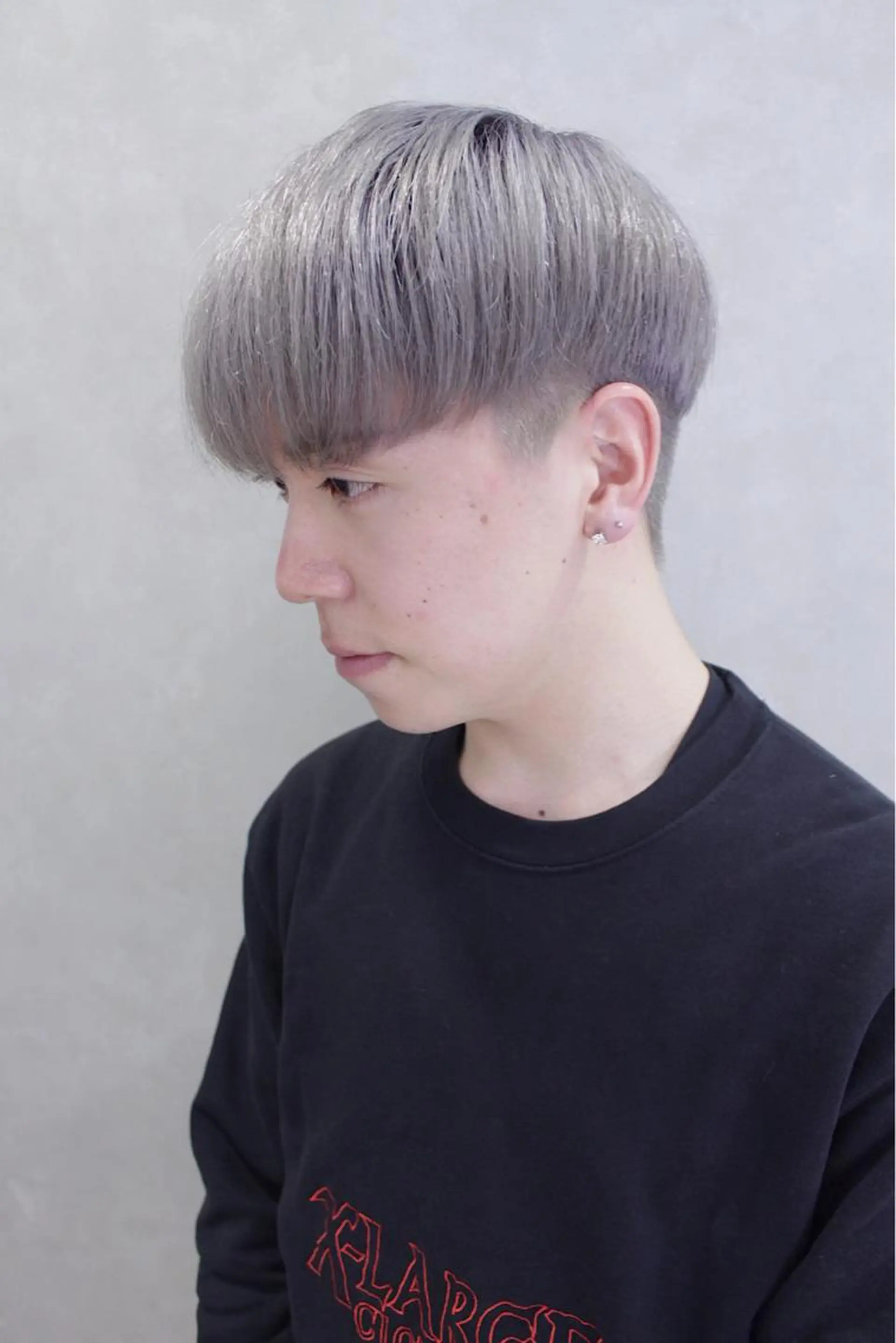 ショート カラー メンズ シルバー ホワイトシルバー ヘアカラー トリートメント lani 天神大名/ブリーチのヘアスタイル