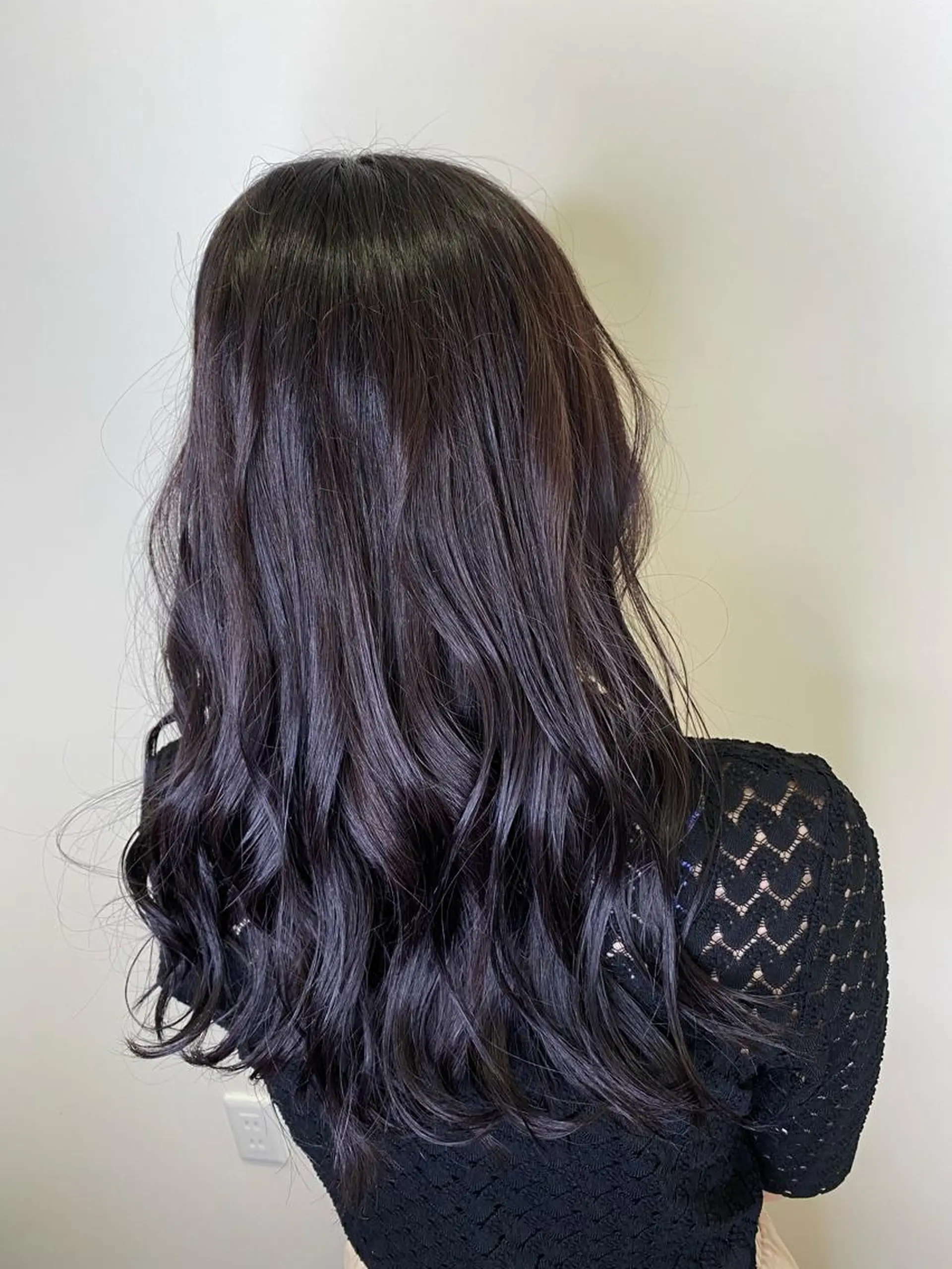 ロング カラー アッシュ ブリーチ パープルカラー LandS  barber &beauty所属・髪質改善特化 長澤友哉のヘアスタイル