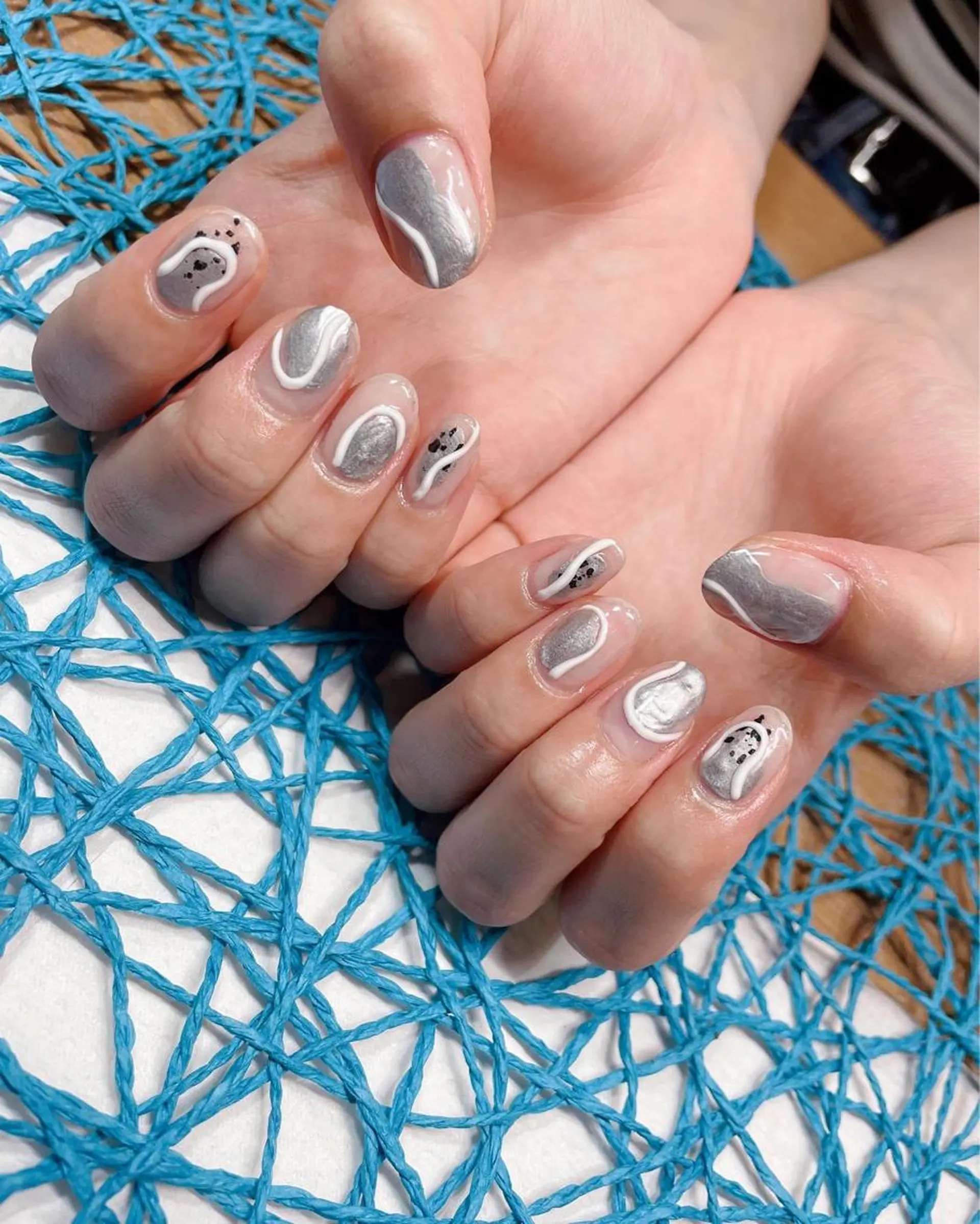 ネイル iiloo aromaworksのネイルデザイン