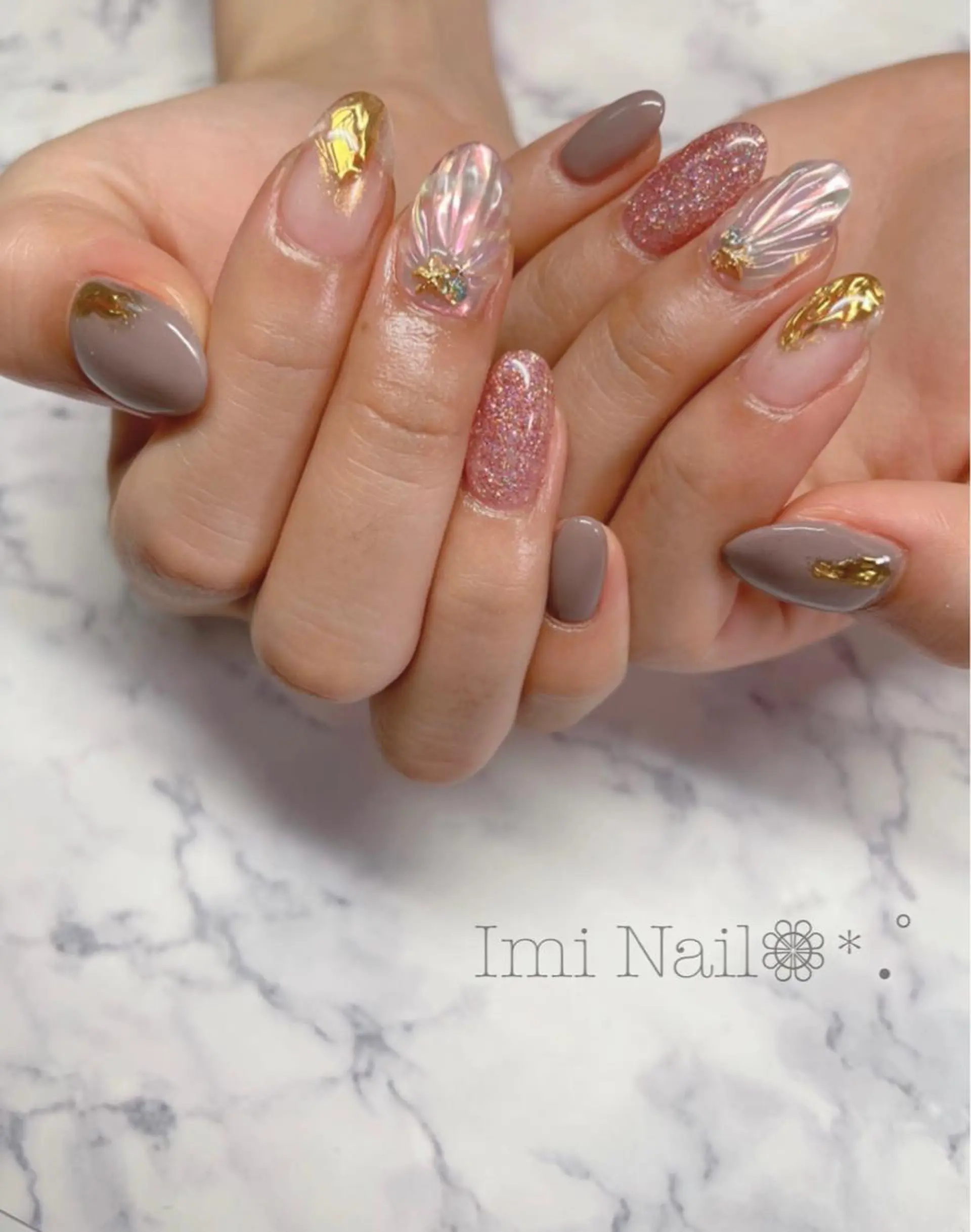 ネイル オーロラネイル ラメ(グリッター) ミラーネイル 夏ネイル ハンドネイル Imi Nail所属・Imi Nail 🫧🎀hirokaのネイルデザイン