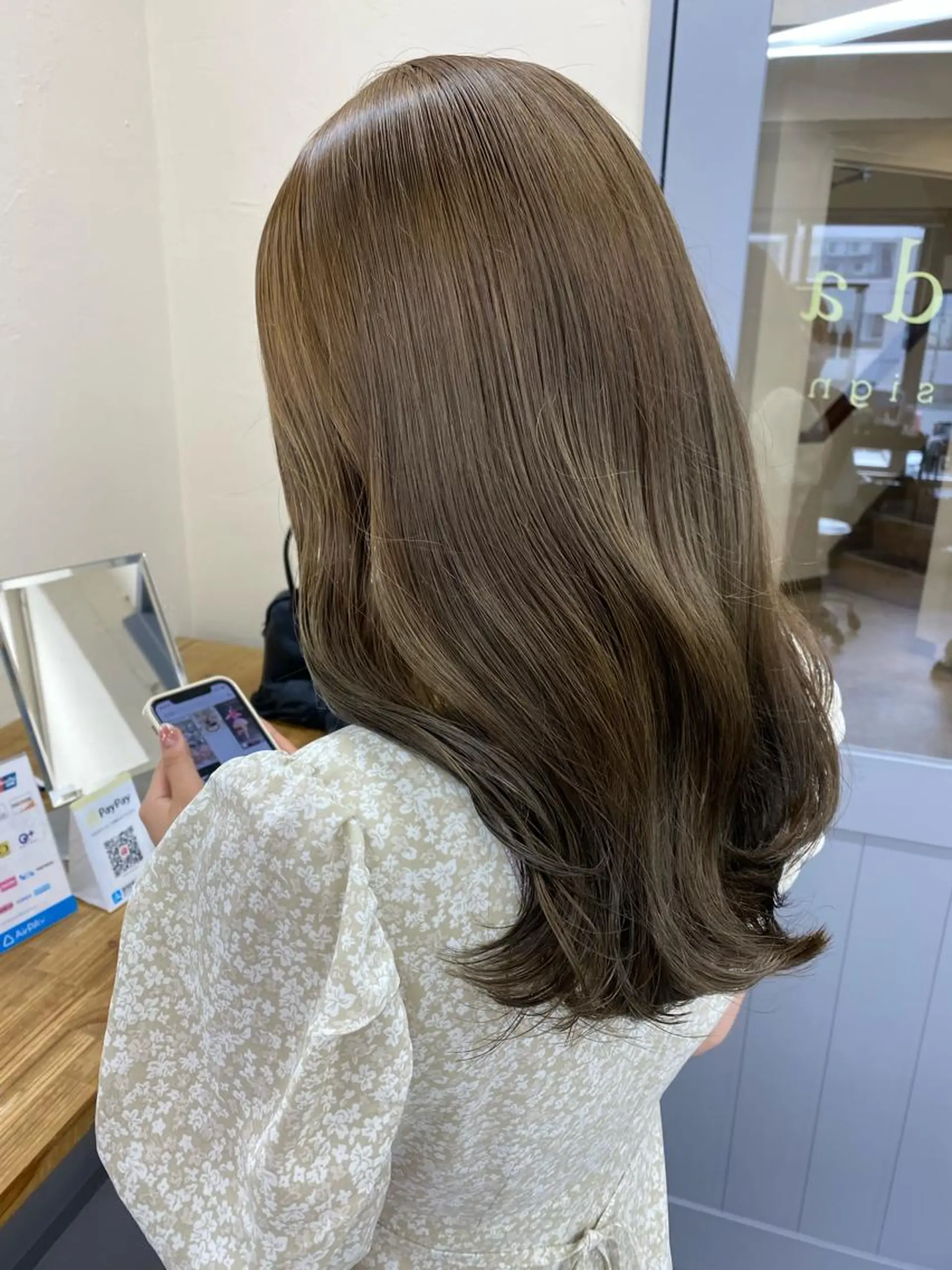 セミロング カラー 🌸柔らかハイトーン 🧃Shionのヘアスタイル
