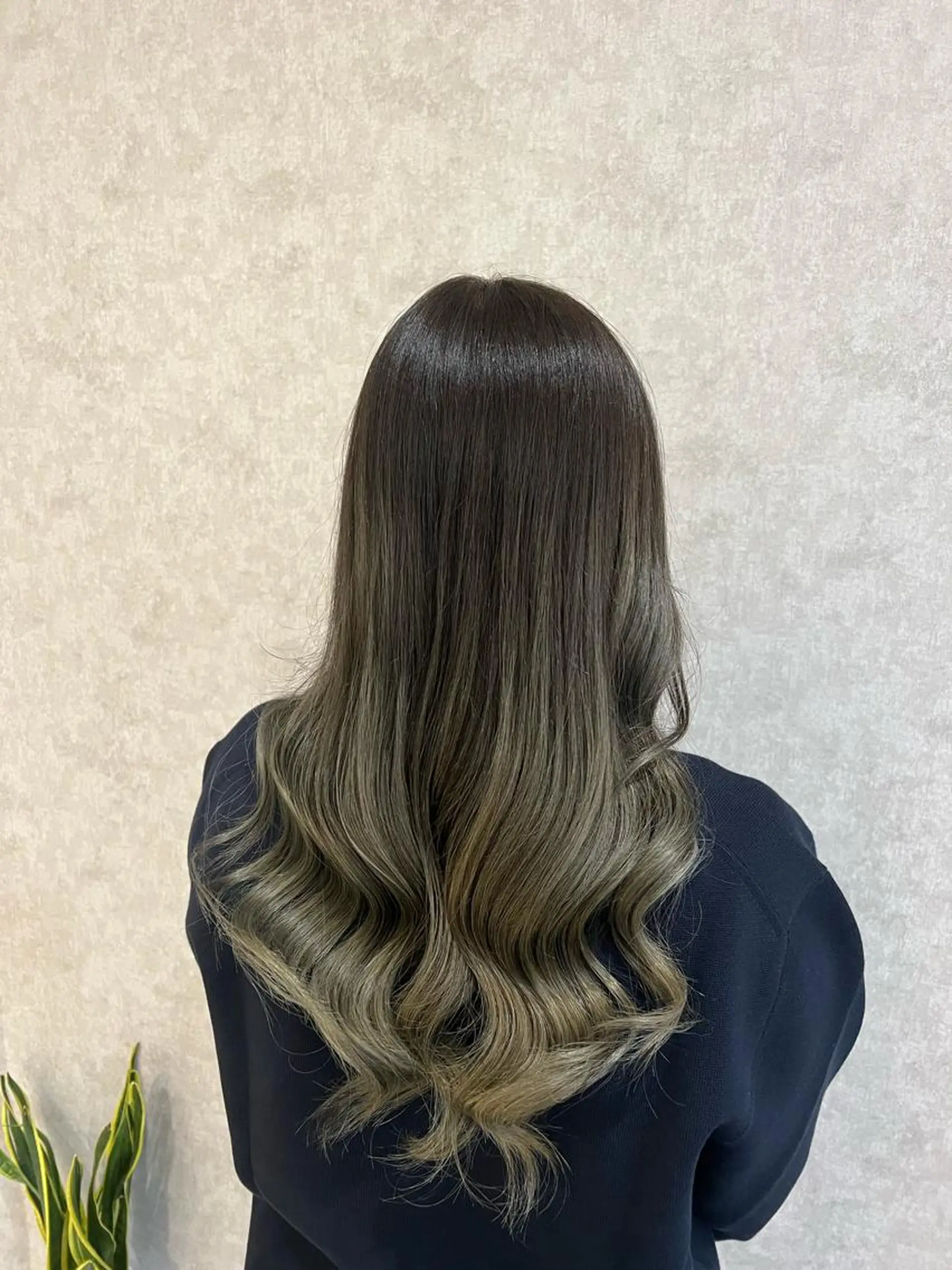 ロング ヨシンモリ 韓国風ヘア ヘアセット 興梠 莉桜のヘアスタイル