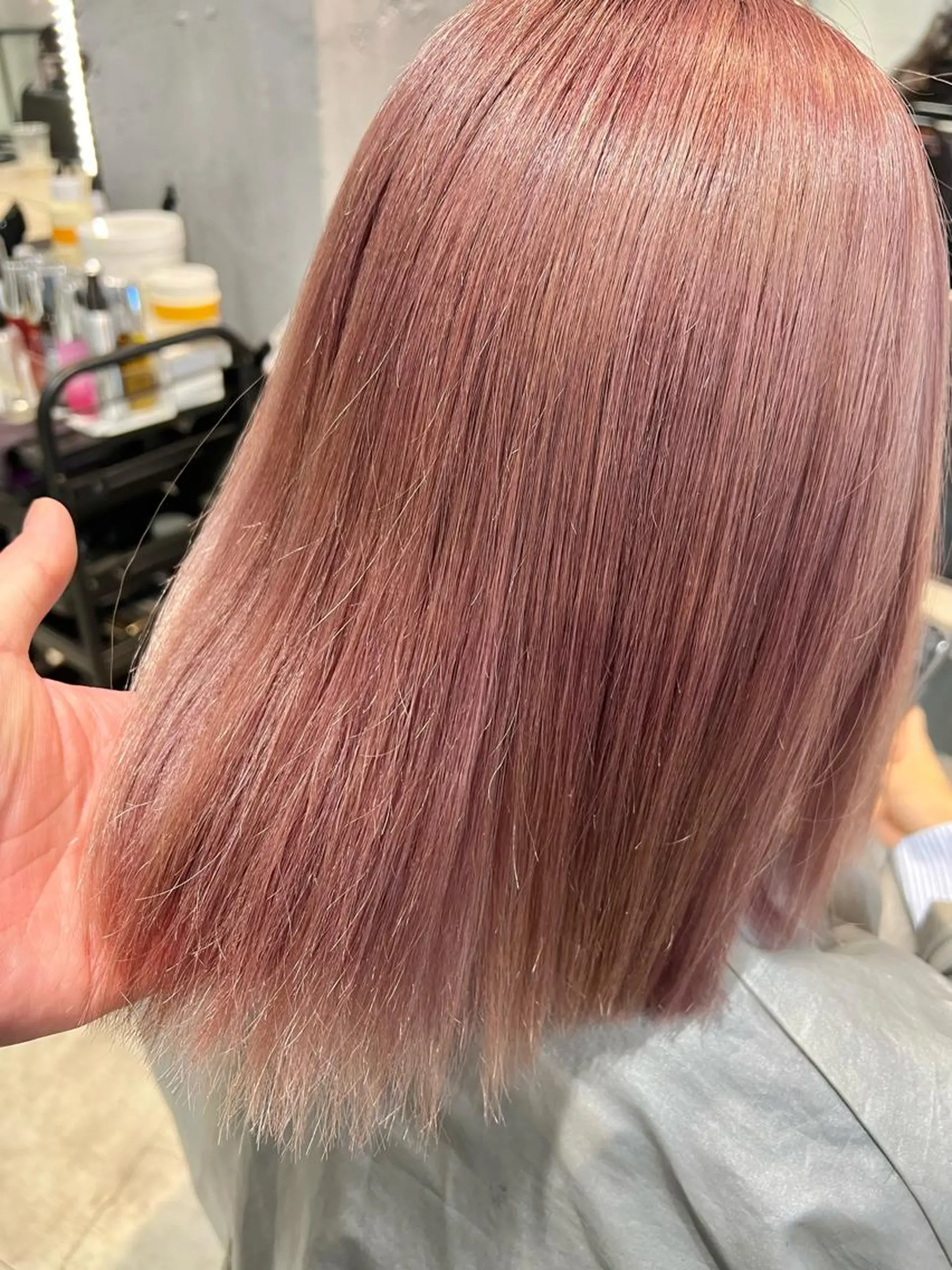 ミディアム カラー ベージュカラー ピンクカラー ピンクベージュ ヘアカラー 髪質改善カラー指名 No.1松川匠のヘアスタイル