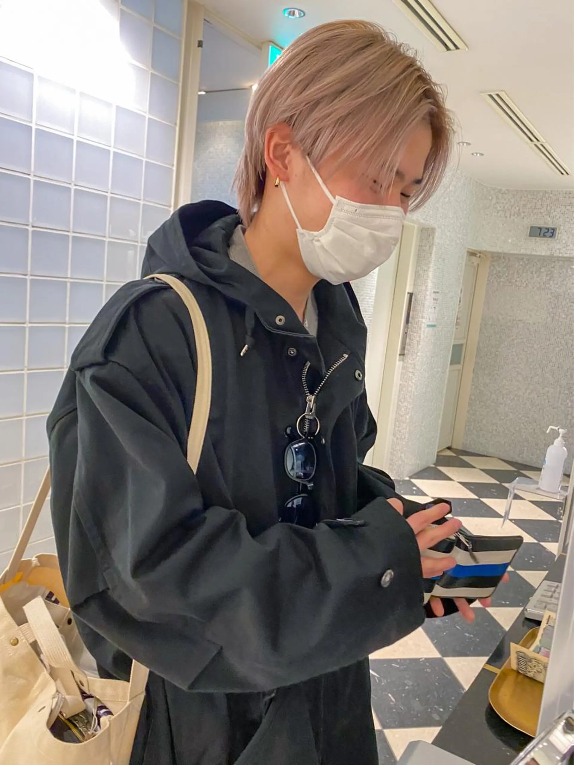 カラー メンズ メンズブリーチ ベージュカラー ブリーチ ホワイトベージュ 栄/矢場町 三井太朗のヘアスタイル