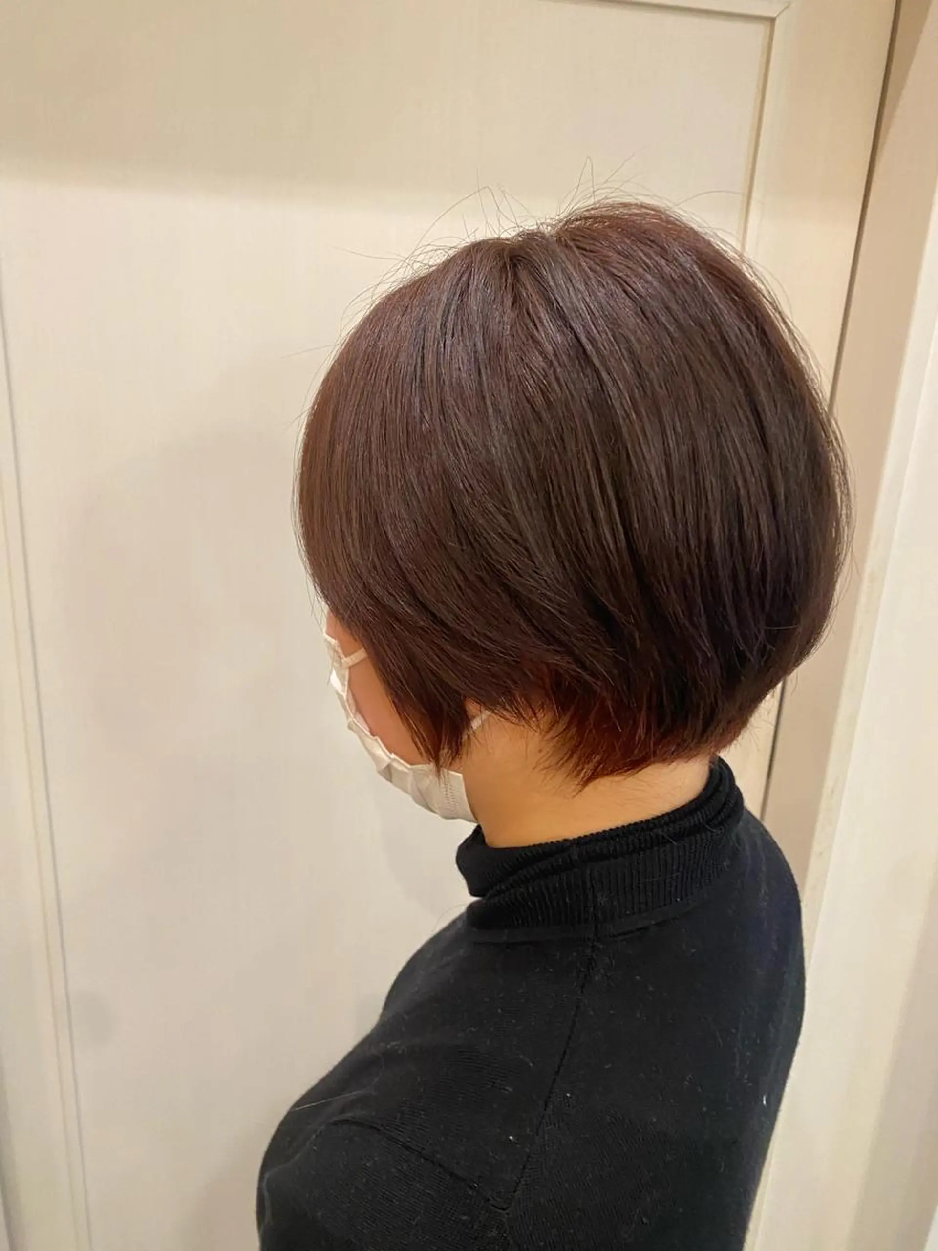ショート カラー ヘアアレンジ 切りっぱなしボブ ベージュカラー ハイトーンカラー インナーカラー ピンクカラー 🌿ブリーチ/髪質 改善/🌿‬JINのヘアスタイル
