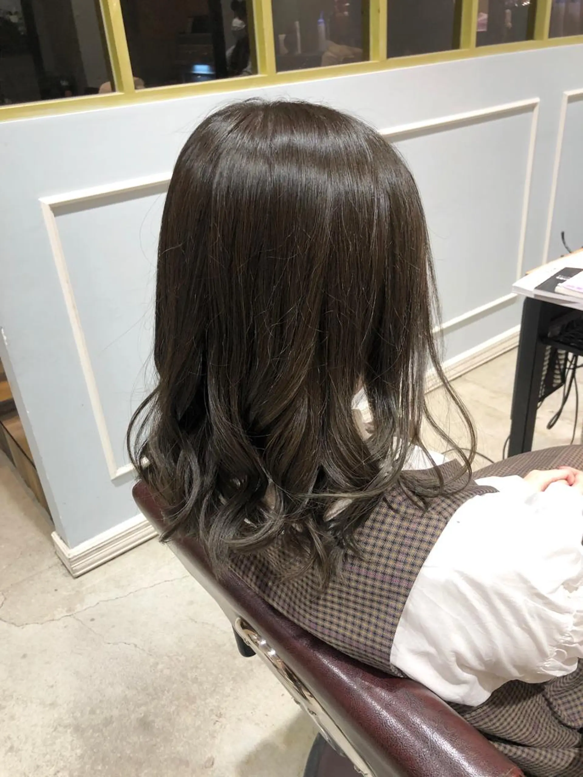 セミロング カラー オリーブカラー tomoka 推しカラーのヘアスタイル